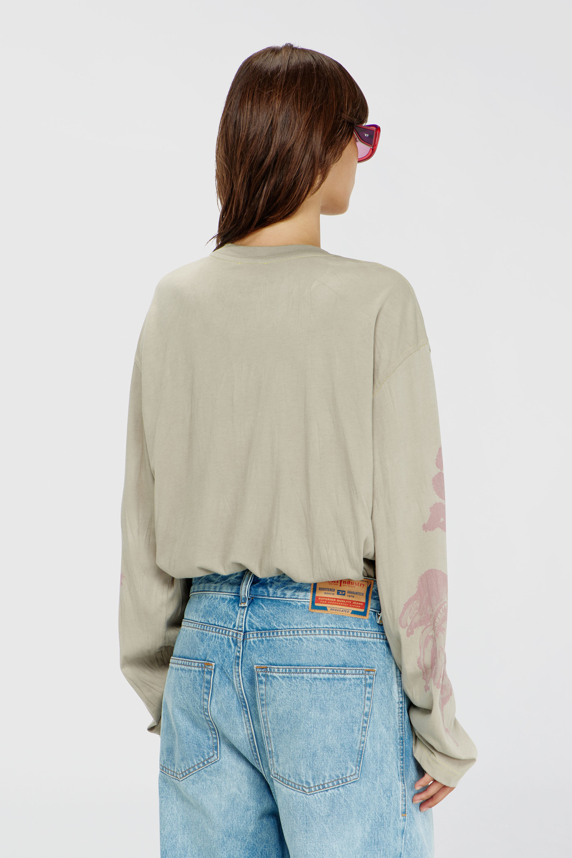Diesel - T-HILARY-LS-AA1, Damen Langarmshirt aus Baumwolle mit Grafikprint in Rosa/Beige - 4