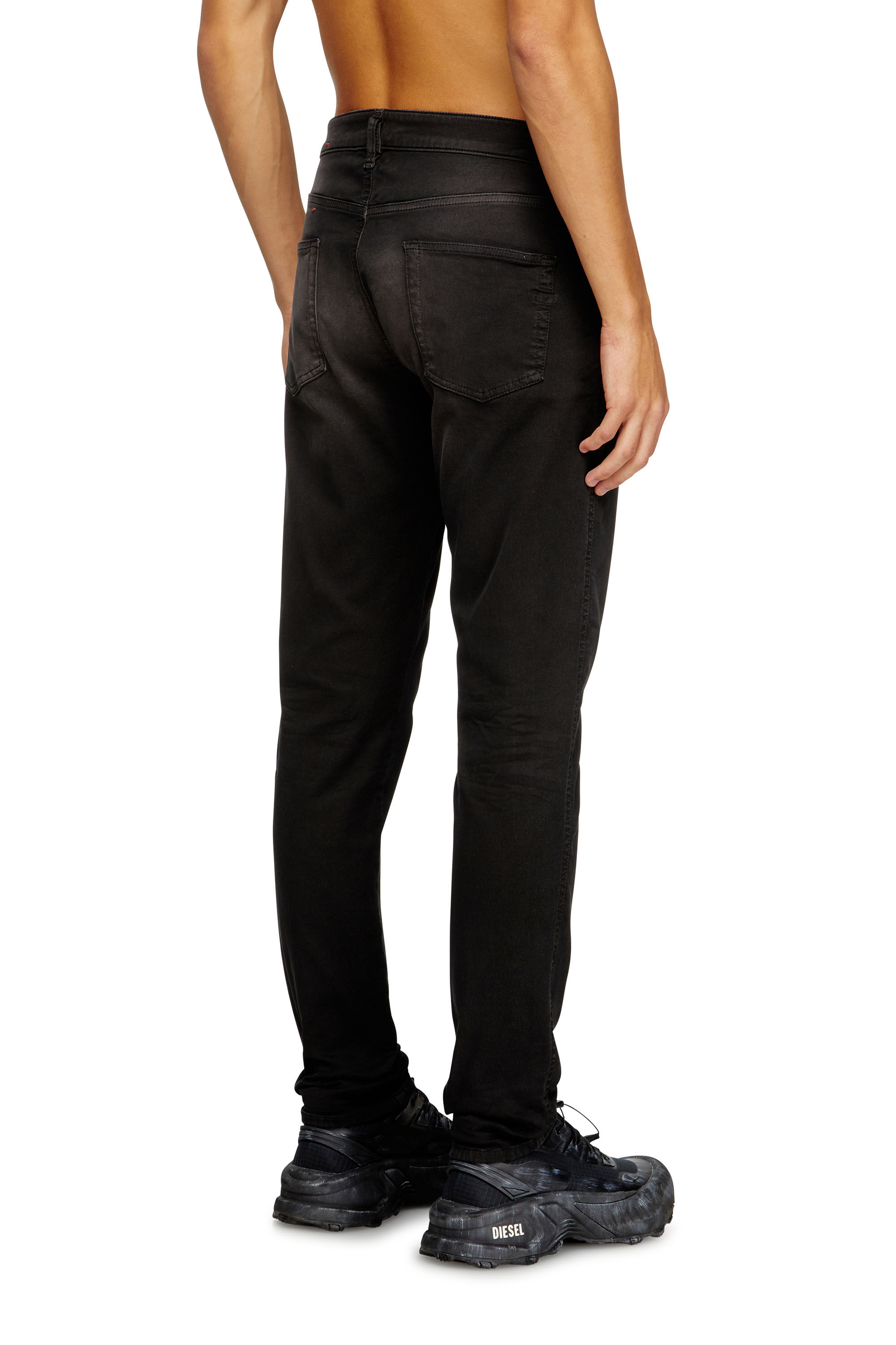 Diesel - Herren Slim 2062 D-Strukt Joggjeans® 0670M, Schwarz/Dunkelgrau - 4