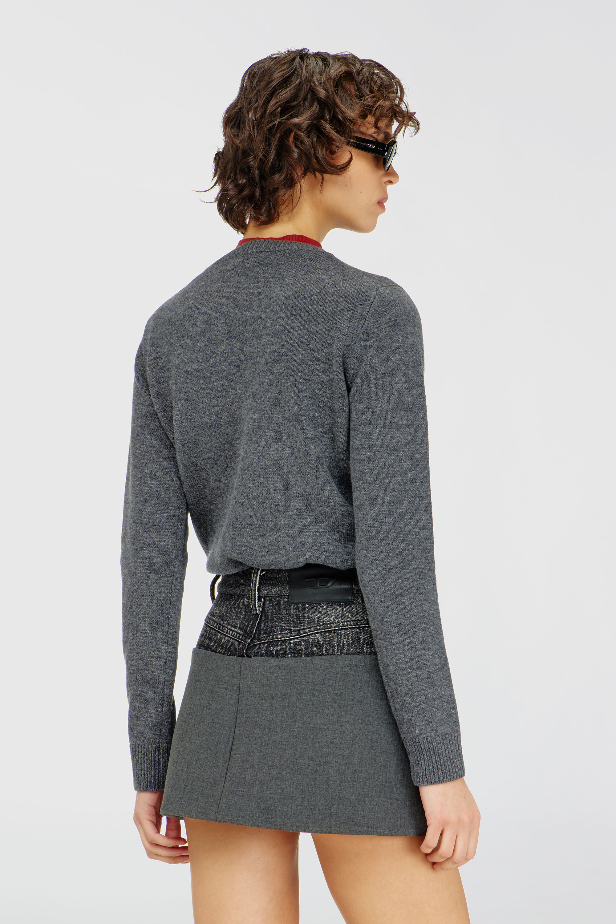Diesel - M-IMARA, Damen Wollpullover mit gesticktem Logo am Ausschnitt in Grau - 4