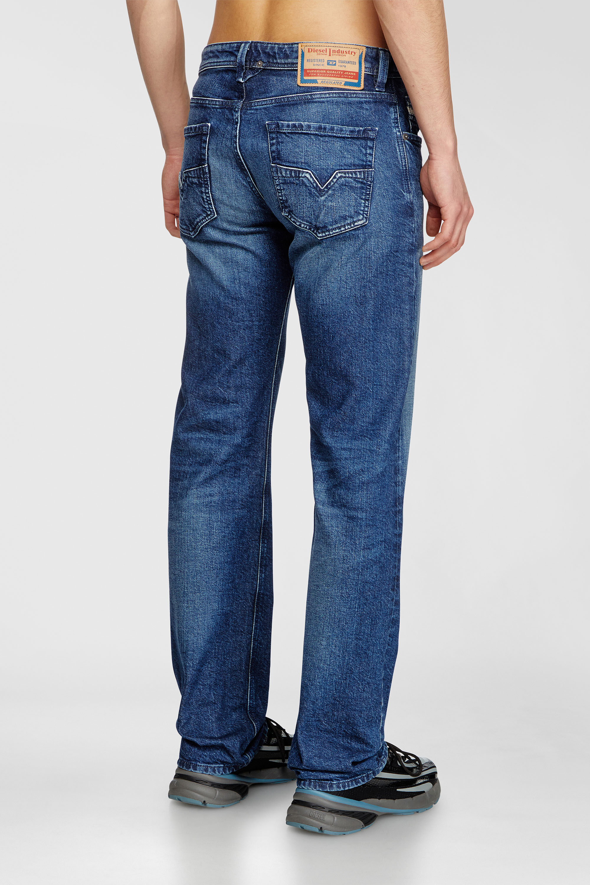Diesel - Herren Regular Jeans 1985 Larkee 09L51, Dunkelblau - 5