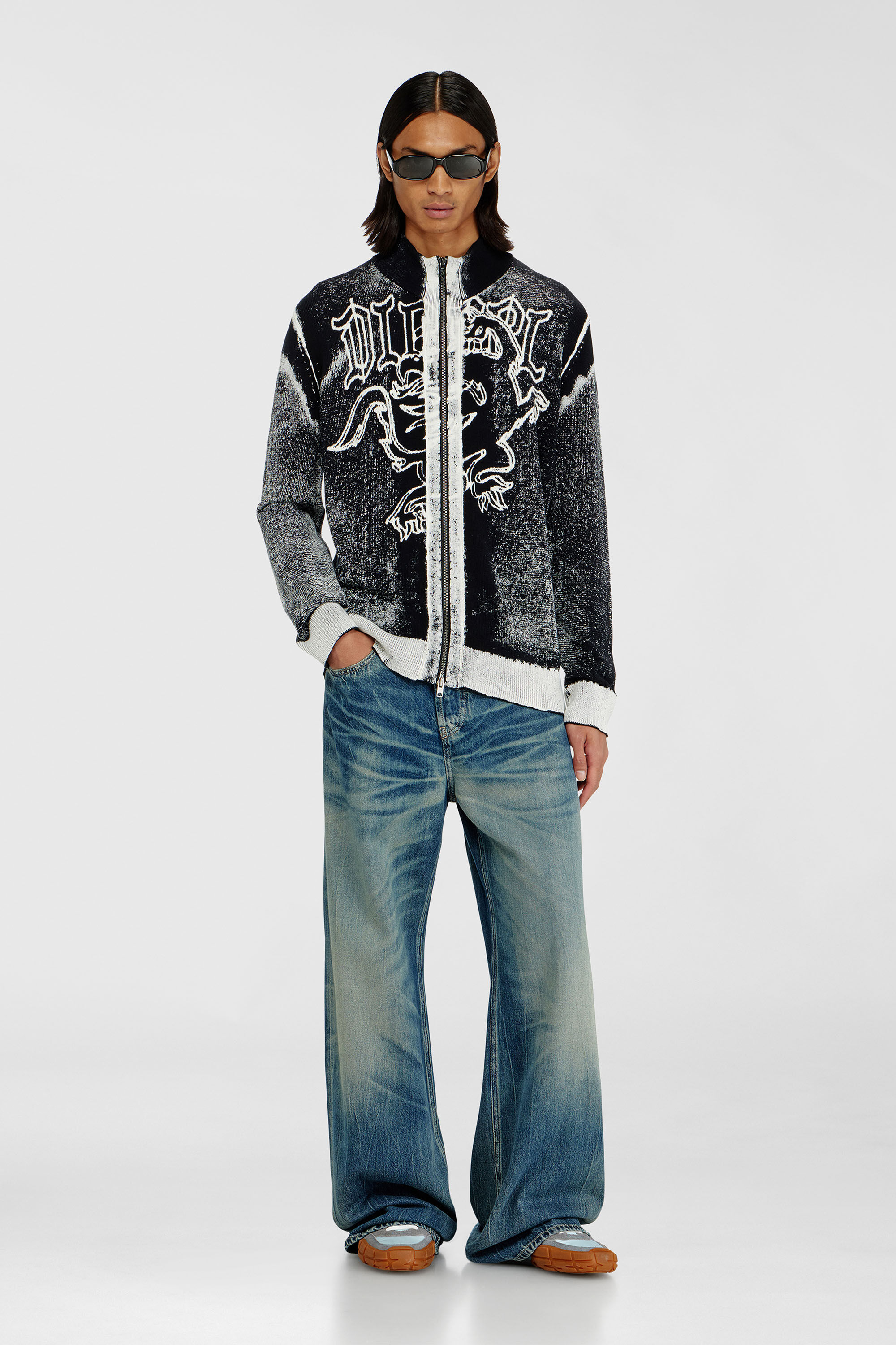 Diesel - K-LAUROS, Herren Behandelter zip-cardigan mit griffin-motiv in Schwarz/Weiss - 1