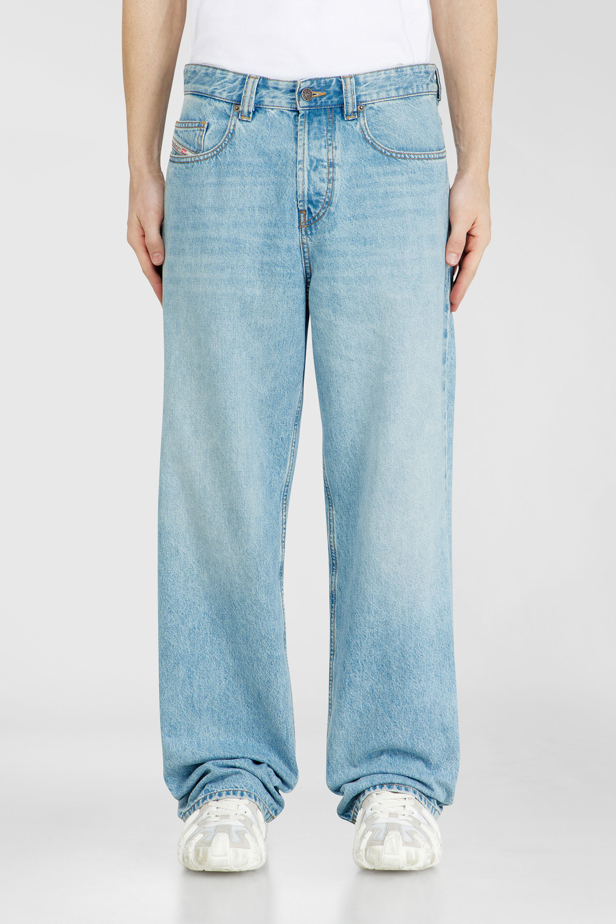 Diesel - Herren Relaxed Jeans 2001 D-Macro 09I29, Hellblau - 4