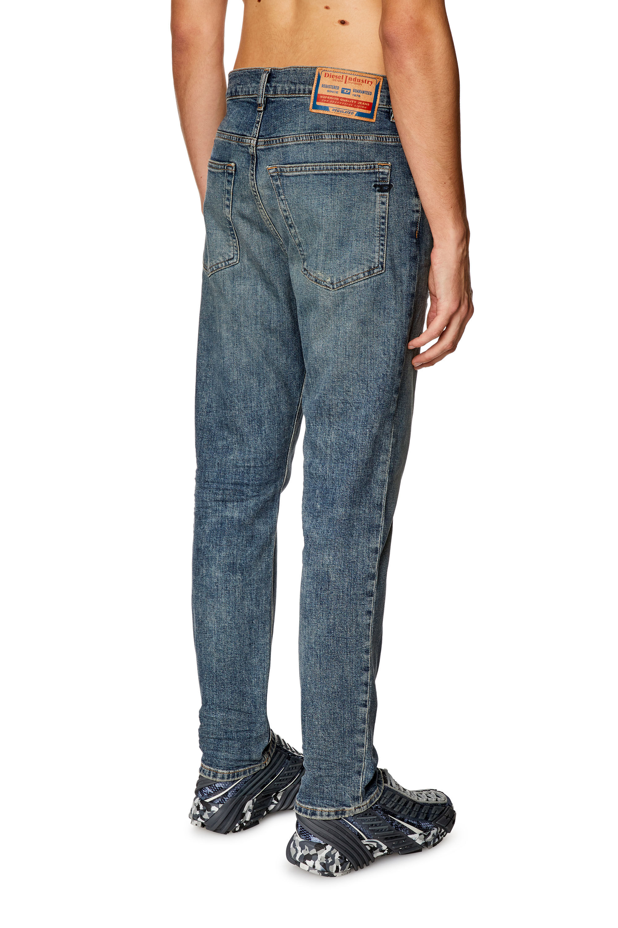 Diesel - Man Tapered Jeans 2005 D-Fining 0DQAC, Medium blue - Image 4