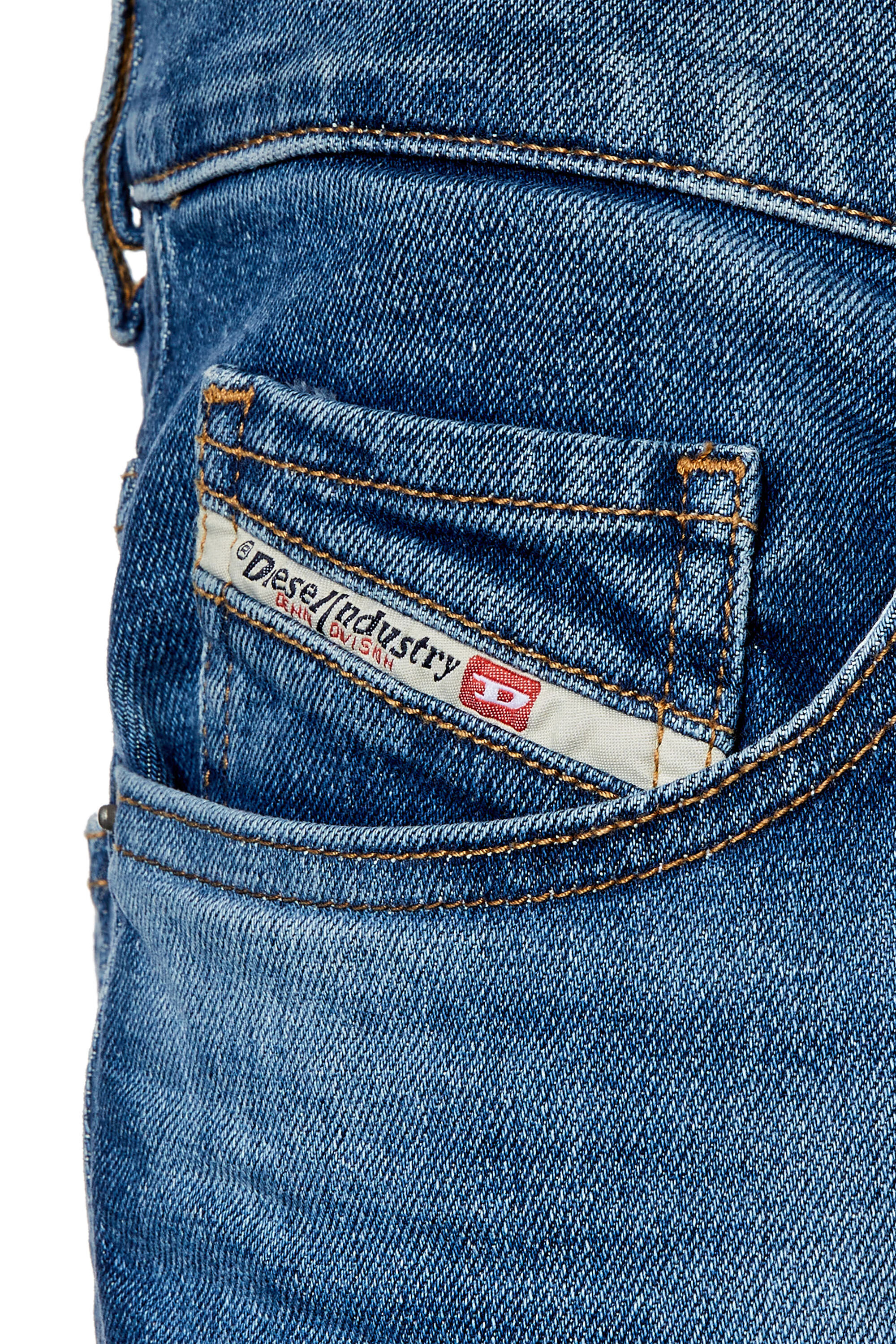 Diesel - 2021 D-Vocs 0NFAJ Bootcut Jeans, Mittelblau - Image 5