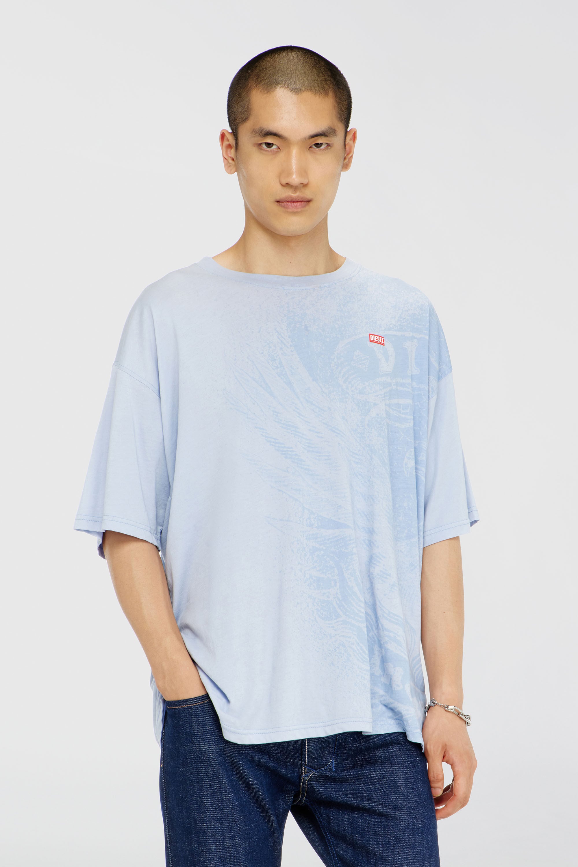 Diesel - T-BOXT-AA3, Herren Locker geschnittenes T-Shirt mit Pigmentdruck in Hellblau - 3