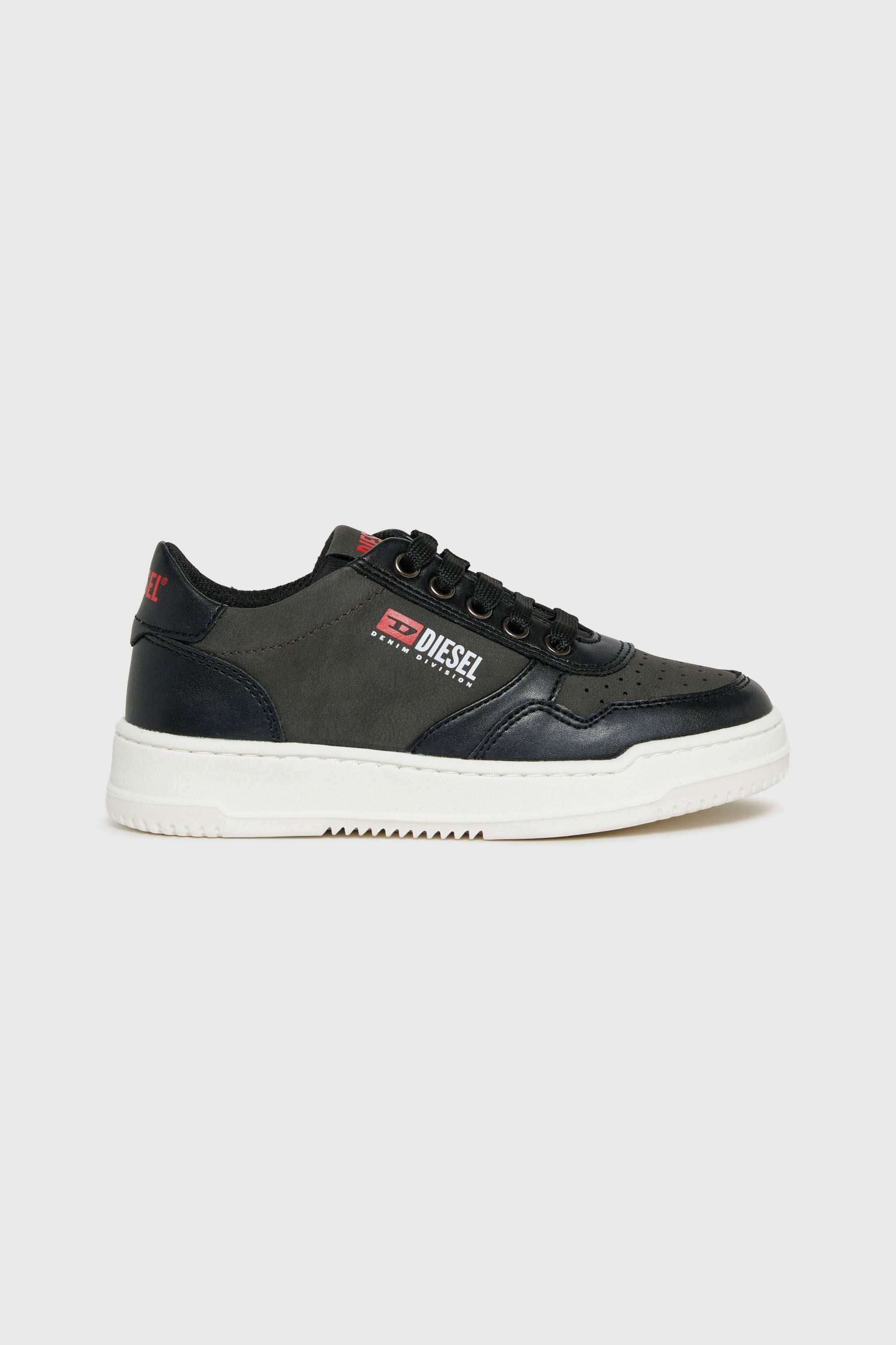 Diesel - S-CASCOUNT, Unisex S-Cascount - Perforierte sneakers mit Logo in Schwarz - 1