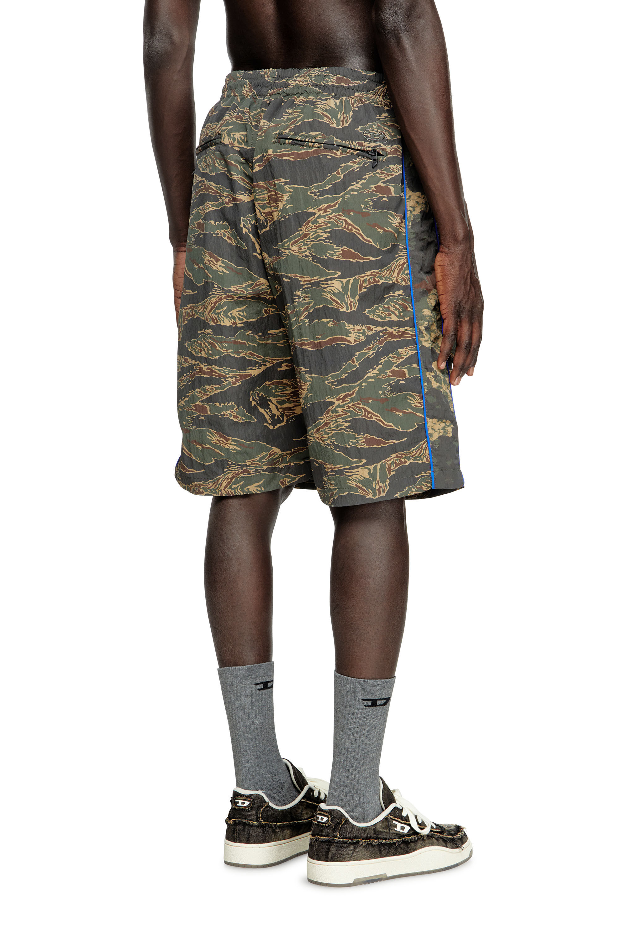 Diesel - P-RAMOS-SHORT-EPBW, Herren Cargoshorts mit gemischten Camo-Prints in Armeegrün - 4