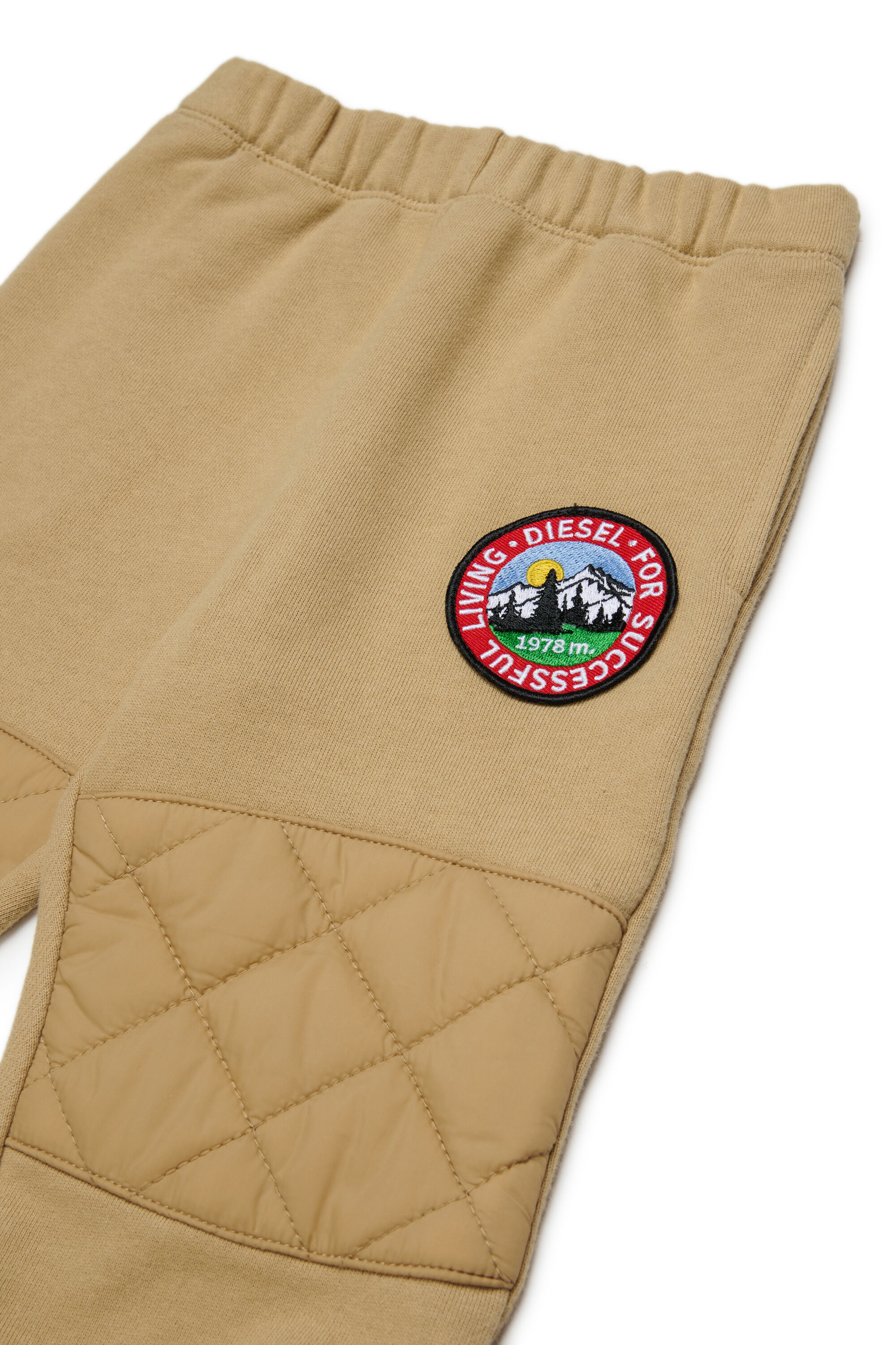 Diesel - PMONTB, Unisex Sweatpants mit gesteppten Kniepartien in Braun - 3