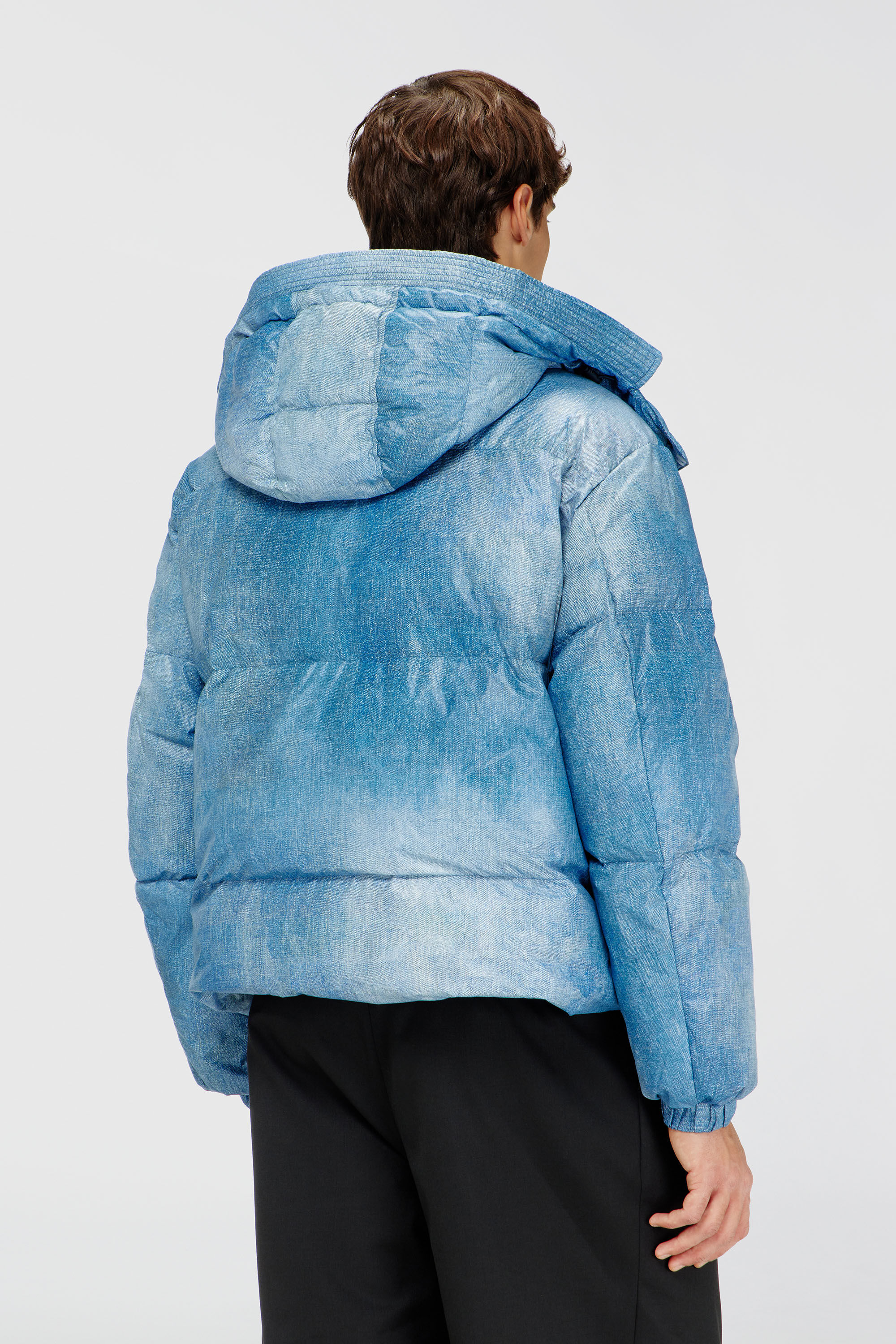 Diesel - W-ROLLY-WRD-BFBN, Herren Daunenjacke mit Denim-Effekt-Print und Kapuze in Blau - 4