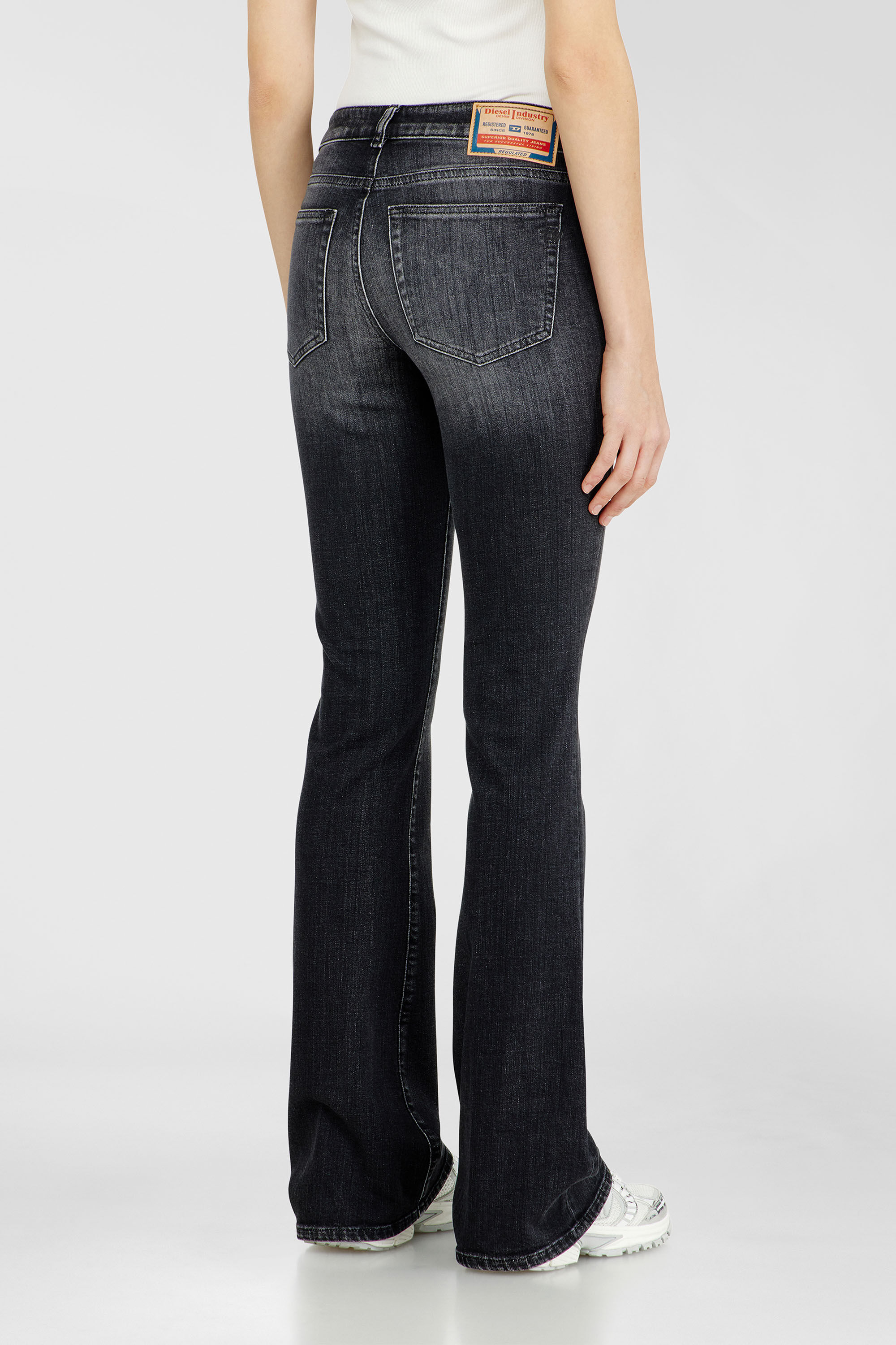 Diesel - Damen Bootcut Jeans 1969 D-Ebbey 09L98, Schwarz/Dunkelgrau - 5