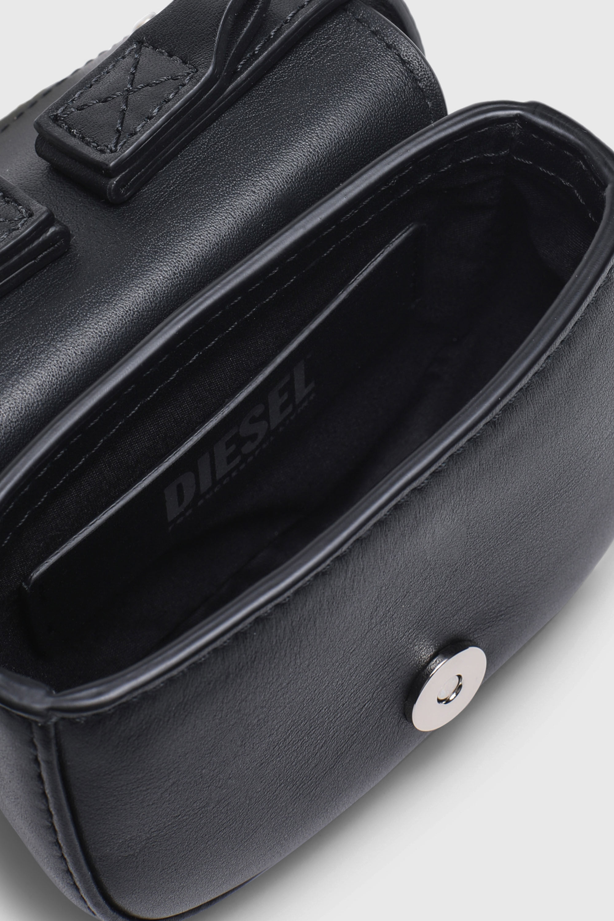 Diesel - 1DR XS, Damen 1DR XS-Ikonische Minitasche mit D logo-Plakette in Schwarz - 7