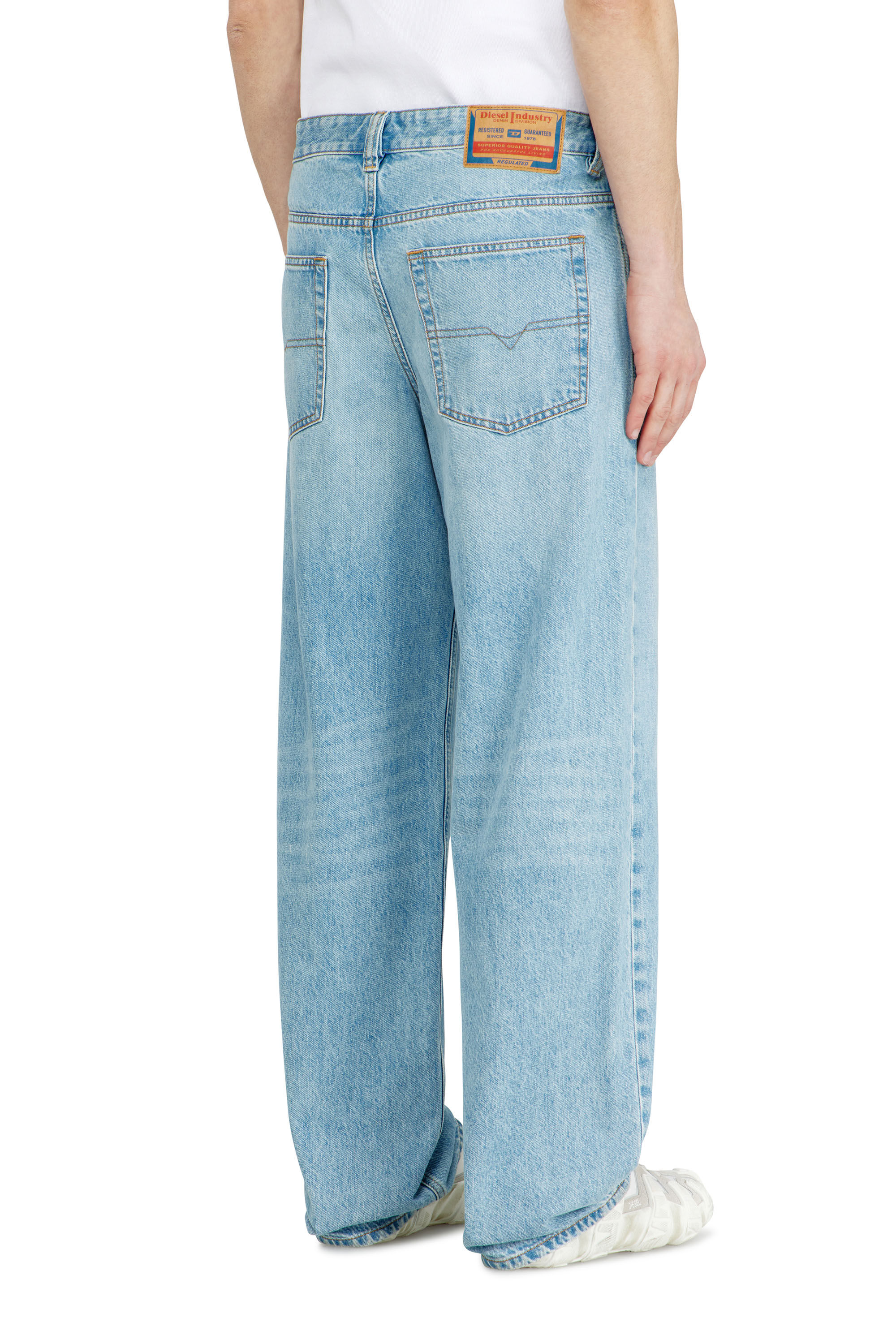 Diesel - Herren Relaxed Jeans 2001 D-Macro 09I29, Hellblau - 5