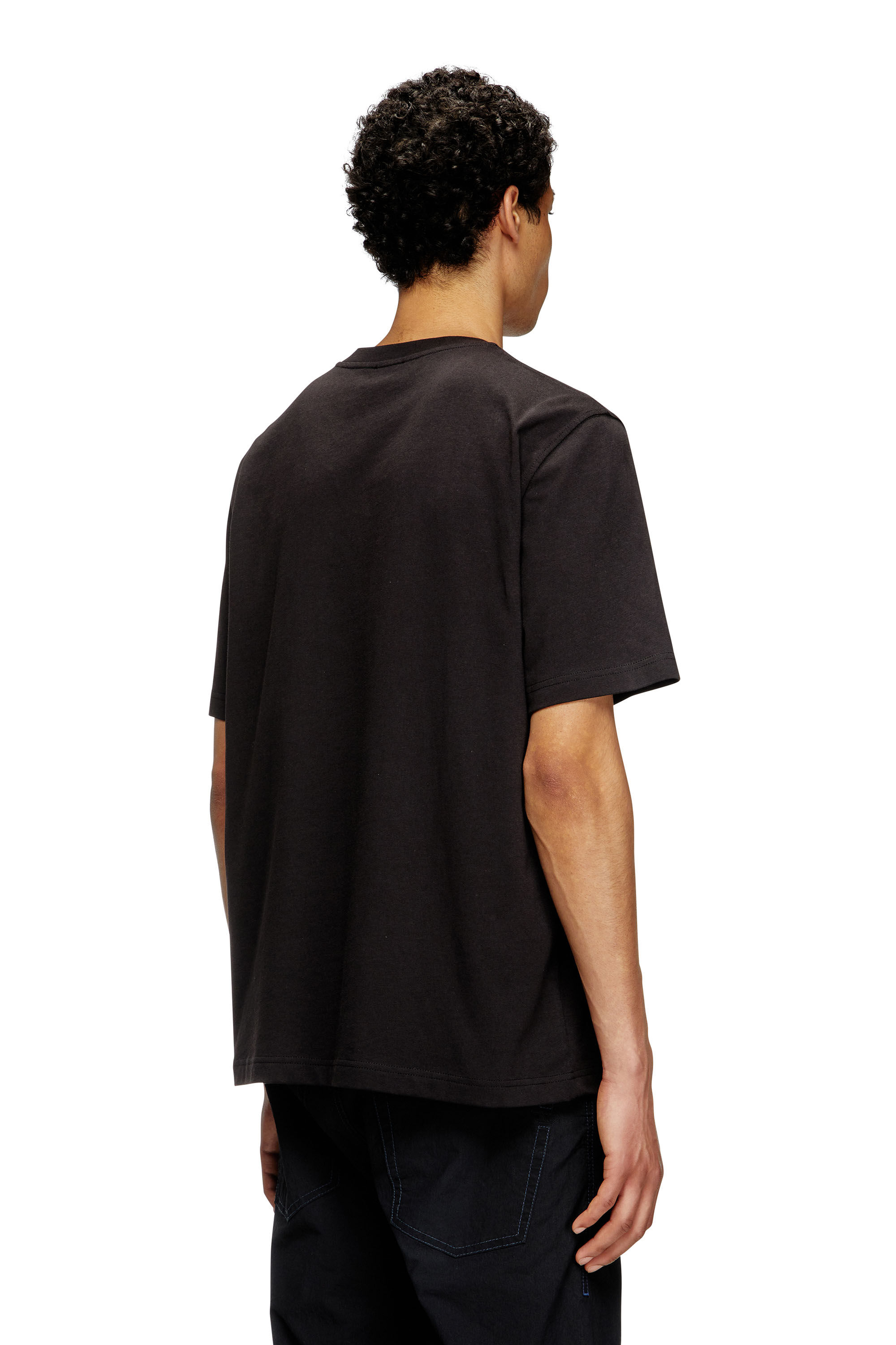 Diesel - T-ADJUST-BIGOVAL, Herren T-Shirt mit Oval D-Prägung in Schwarz/Rot - 4