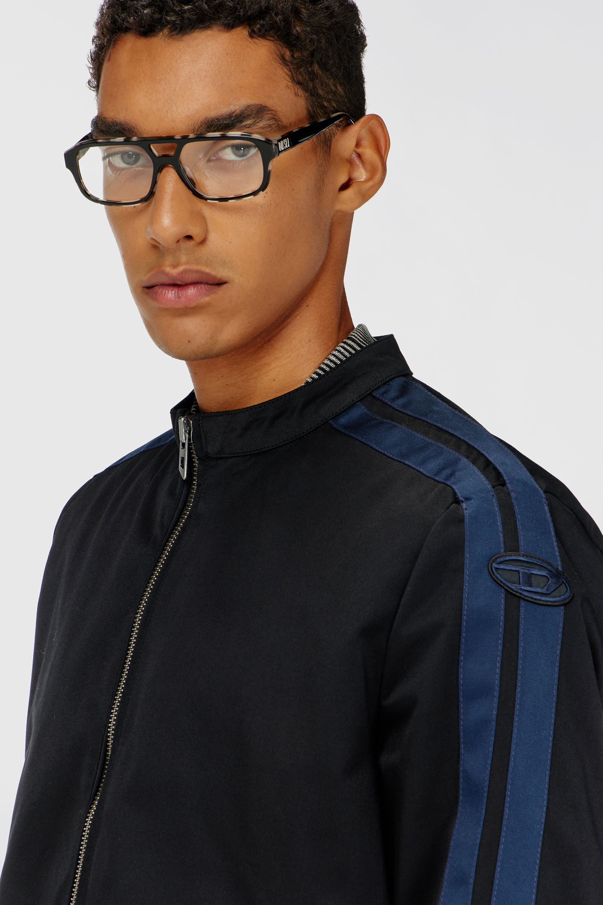 J-NAEL, Blau/Schwarz