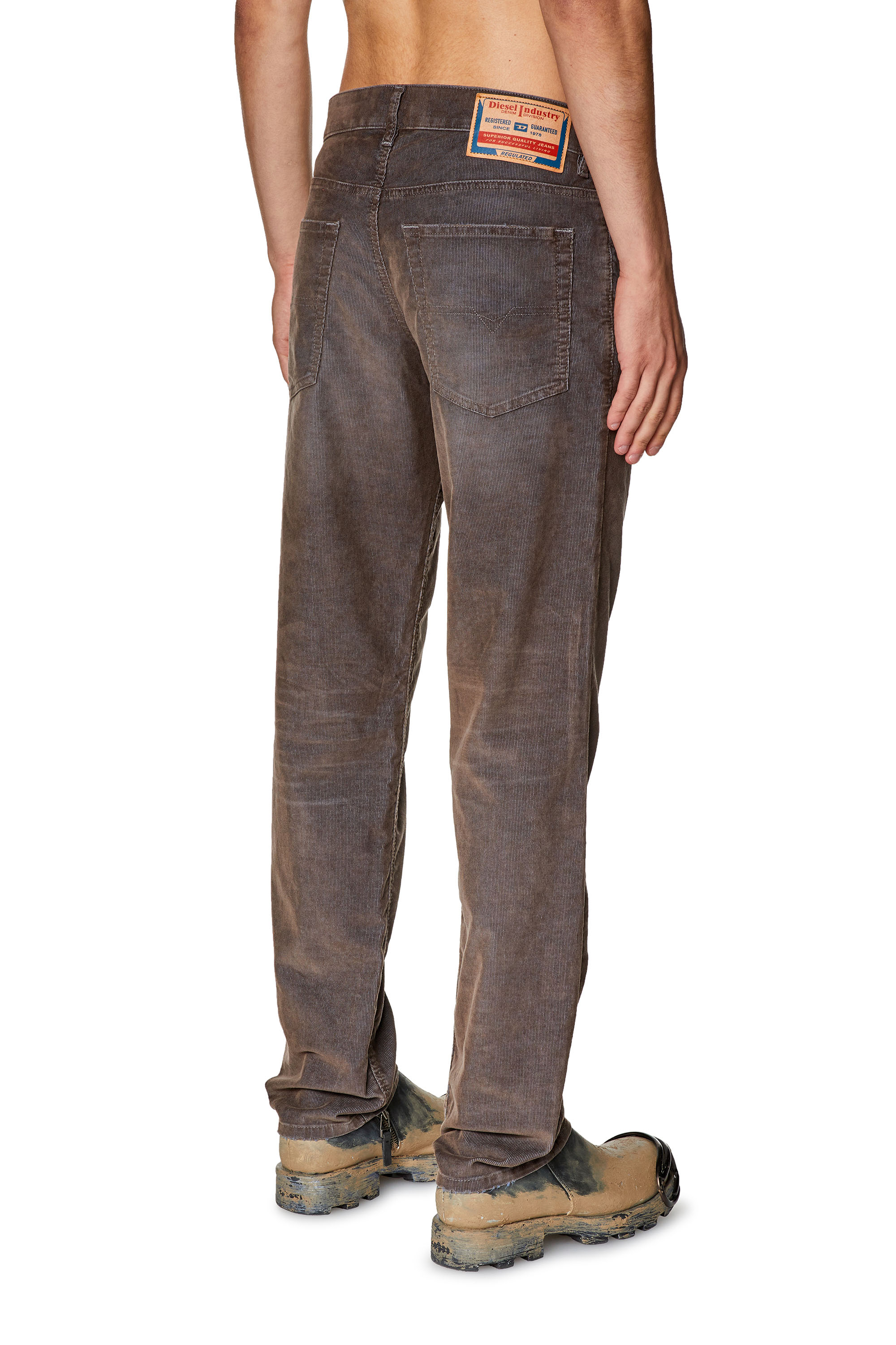 Diesel - Tapered Jeans 2023 D-Finitive 003GJ, Grau - Image 2