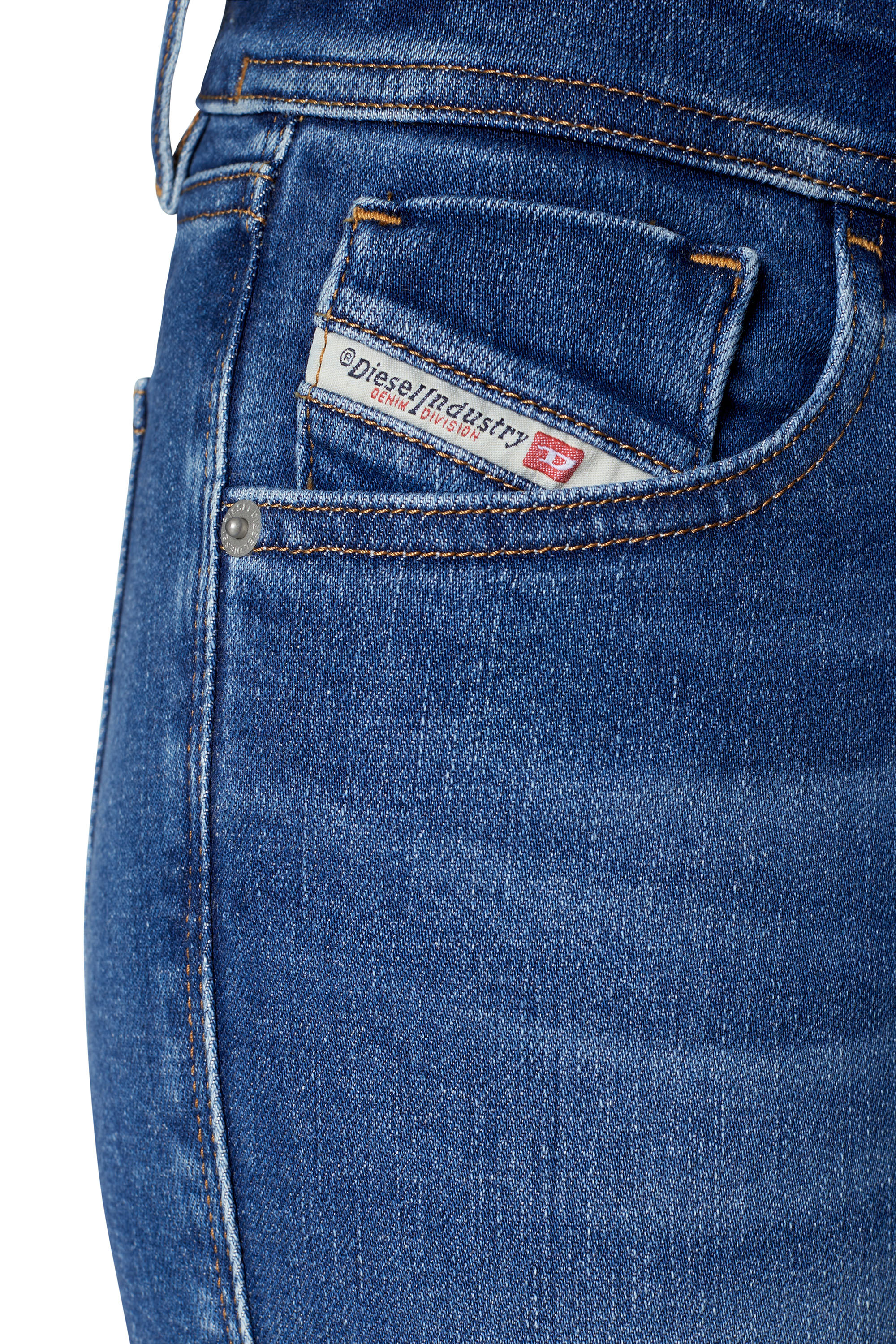 Diesel - 2018 SLANDY-LOW 09C21 Super skinny Jeans, Mittelblau - Image 5