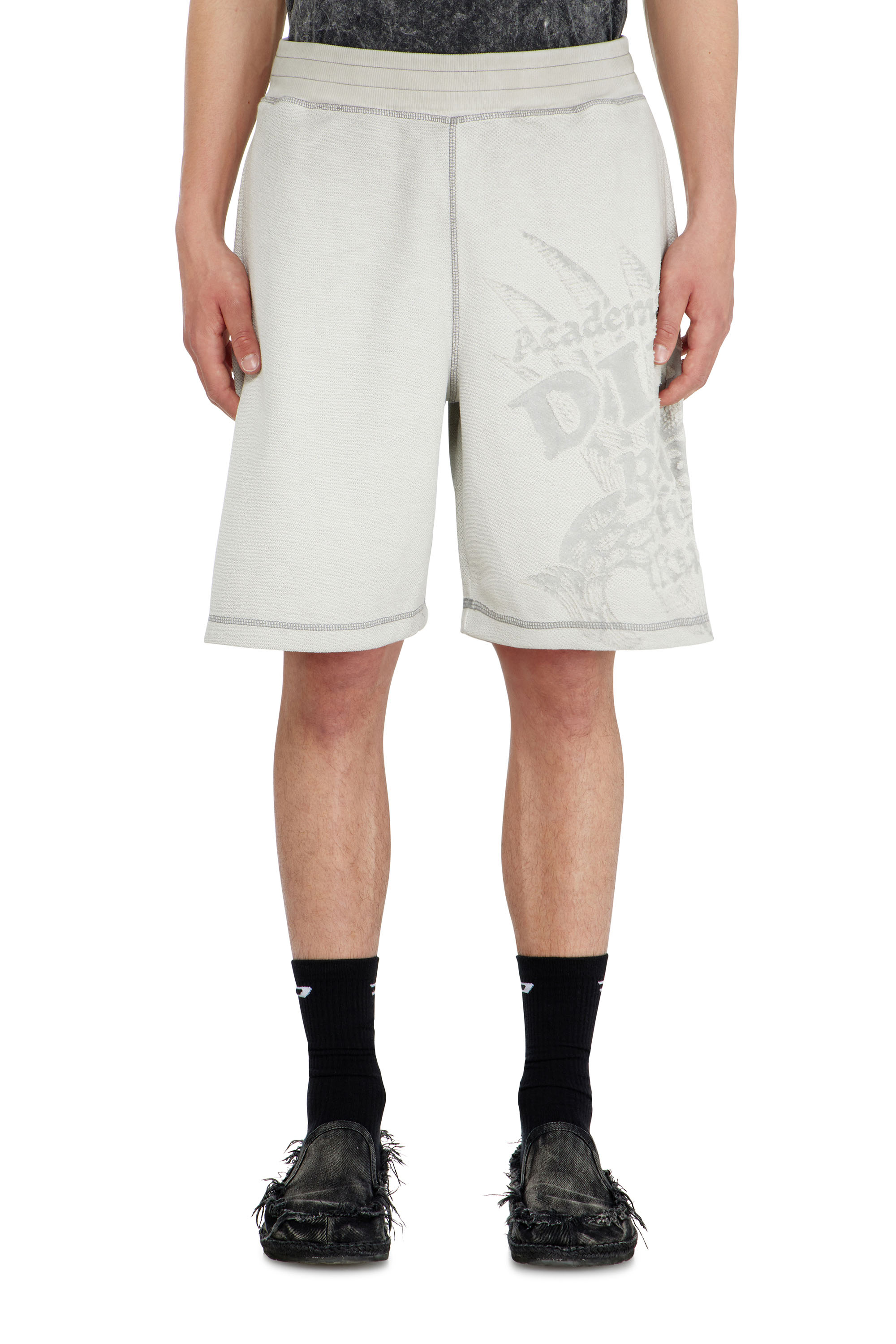 Diesel - P-RAWCROW, Herren Sweatshorts mit D&eacute;vor&eacute;-Motiven in Hellgrau - 2