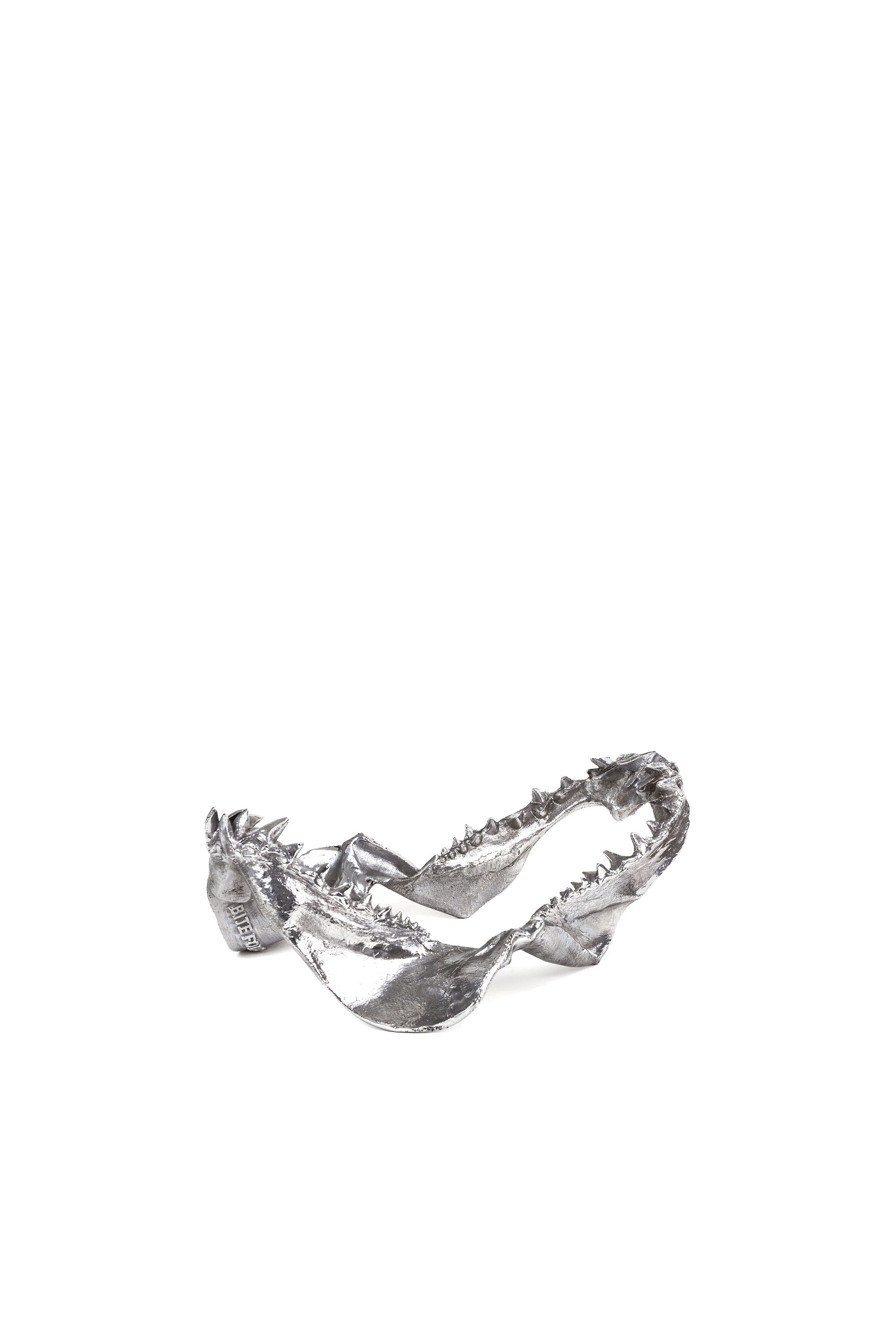 Diesel - 10896 WUNDERKAMMER, Unisex "Bite For Your Right" Wunderkammer Shark Jaw in Silber - 4