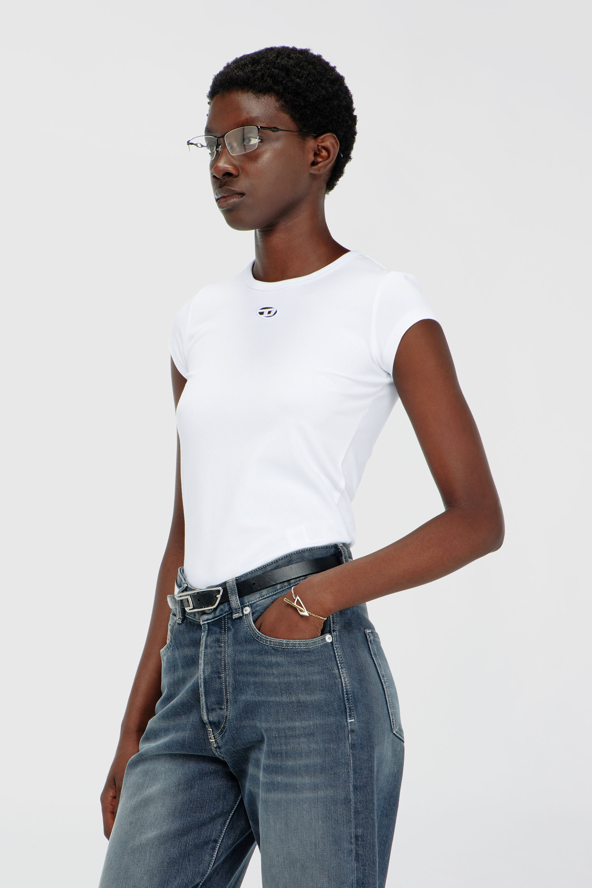 Diesel - T-ANGIE-OD, Damen T-Shirt mit ausgeschnittenem, besticktem Logo in Wei&szlig; - 1