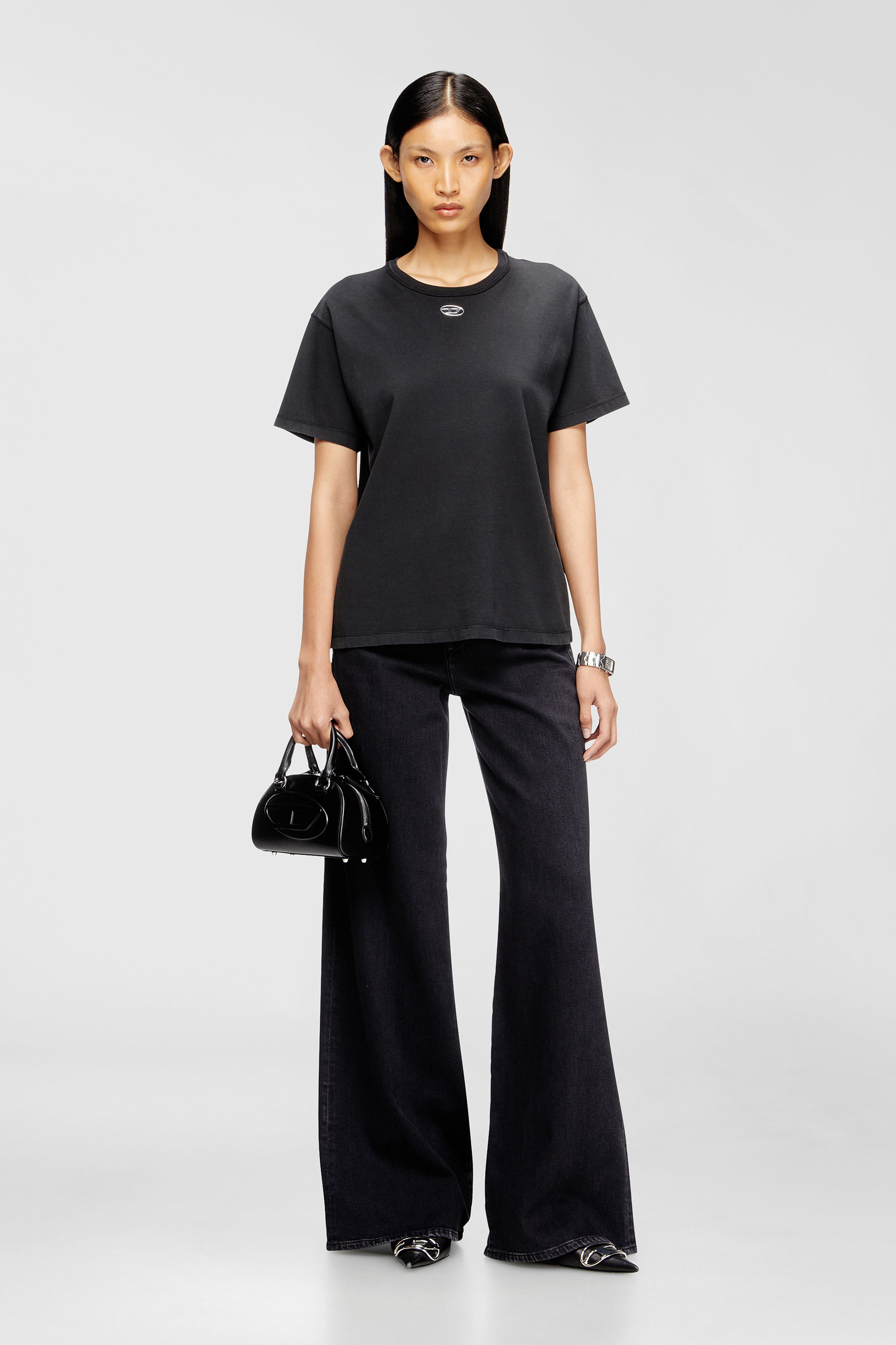 Diesel - T-NORMY-OD-S1, Damen Baumwoll-T-Shirt mit metallischem Oval D in Schwarz - 1