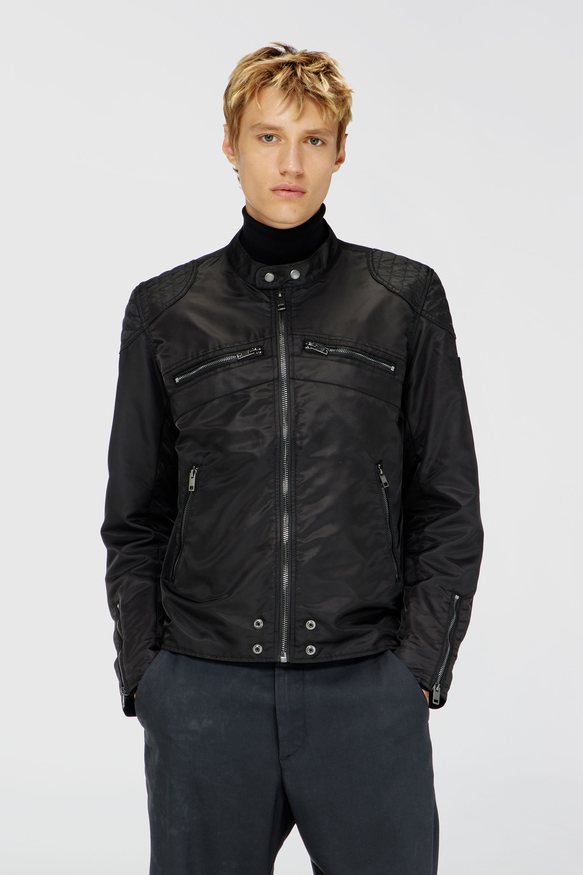 Diesel - J-GLORY-T92, Herren Nylonjacke mit gesteppten Schultern und Rei&szlig;verschlusstaschen in Schwarz - 3