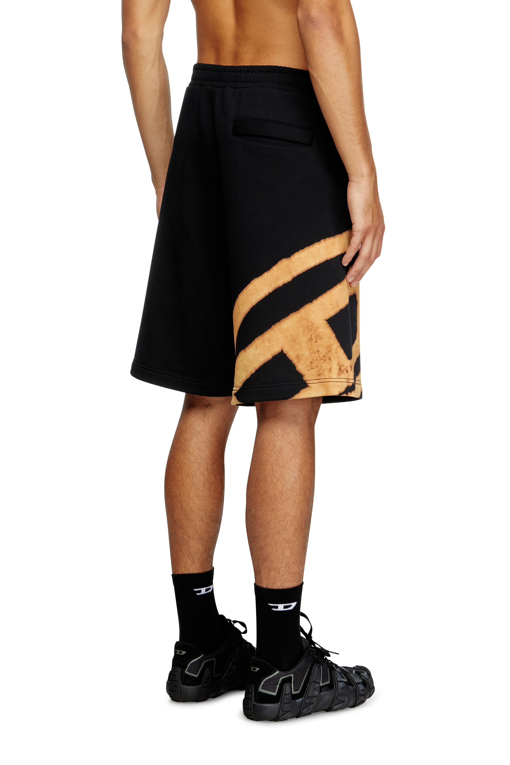 Diesel - P-CROW-BLEACH, Herren Sweatshorts mit gebleichtem Logo in Schwarz/Orange - 4