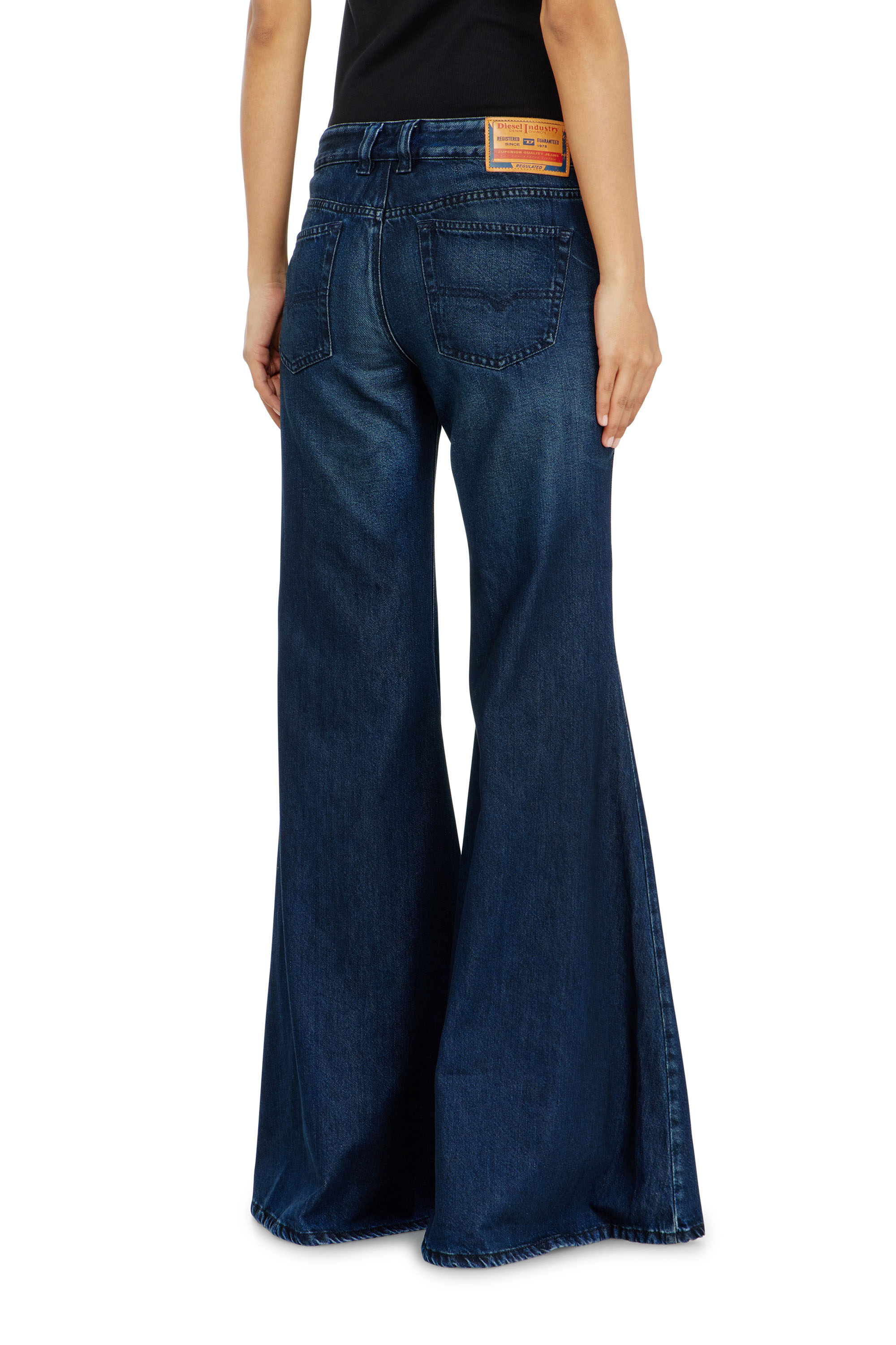 Diesel - Damen Flare Jeans 1970 D-Bleess 09N21, Dunkelblau - 5