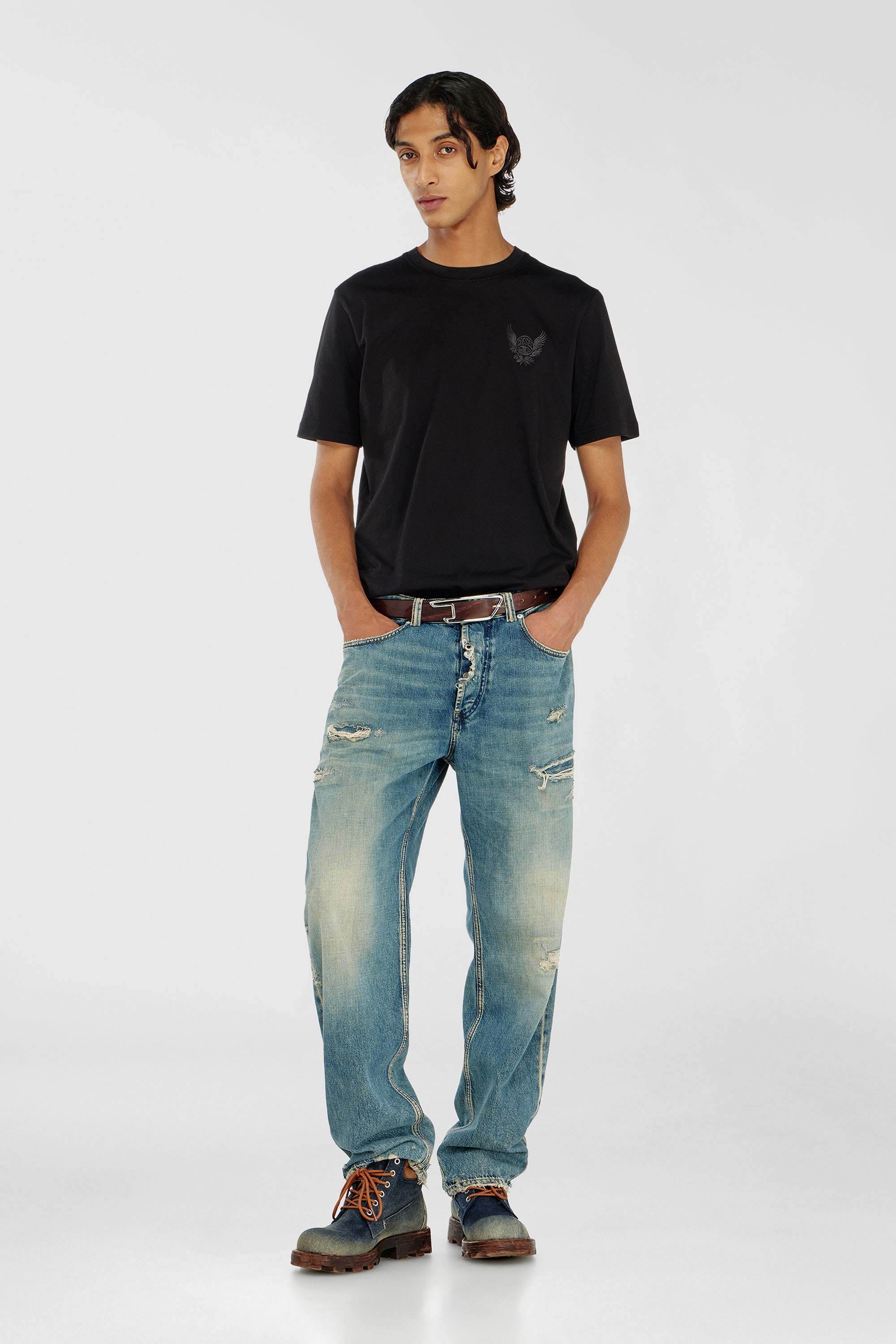 Diesel - T-ADJUST-AA8, Herren Baumwoll-T-Shirt mit Logo-Motiv auf der Brust in Schwarz - 1