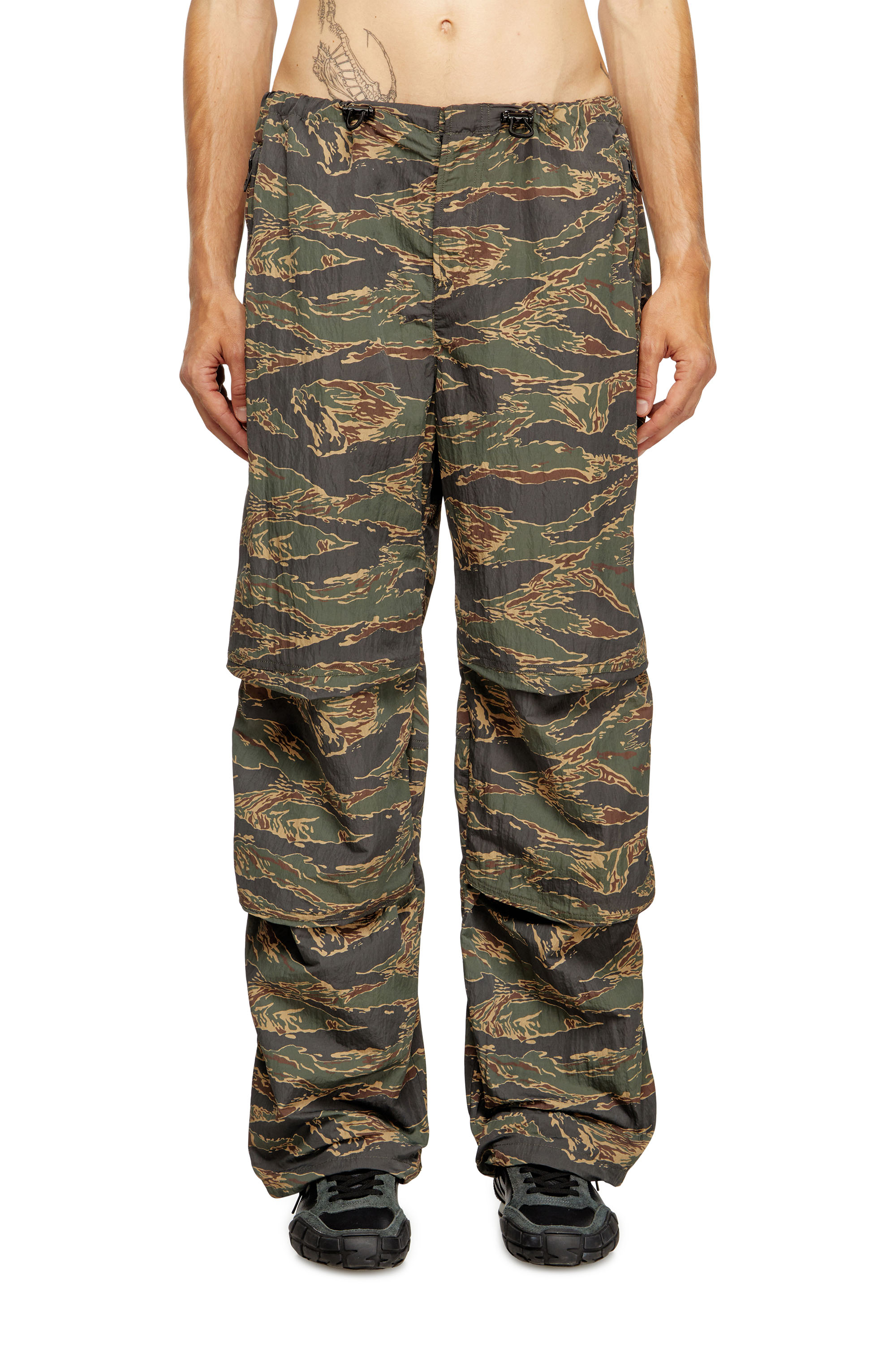 Diesel - P-ANIC, Herren Cargohose aus Nylon mit Camo-Print in Armeegrün - 3