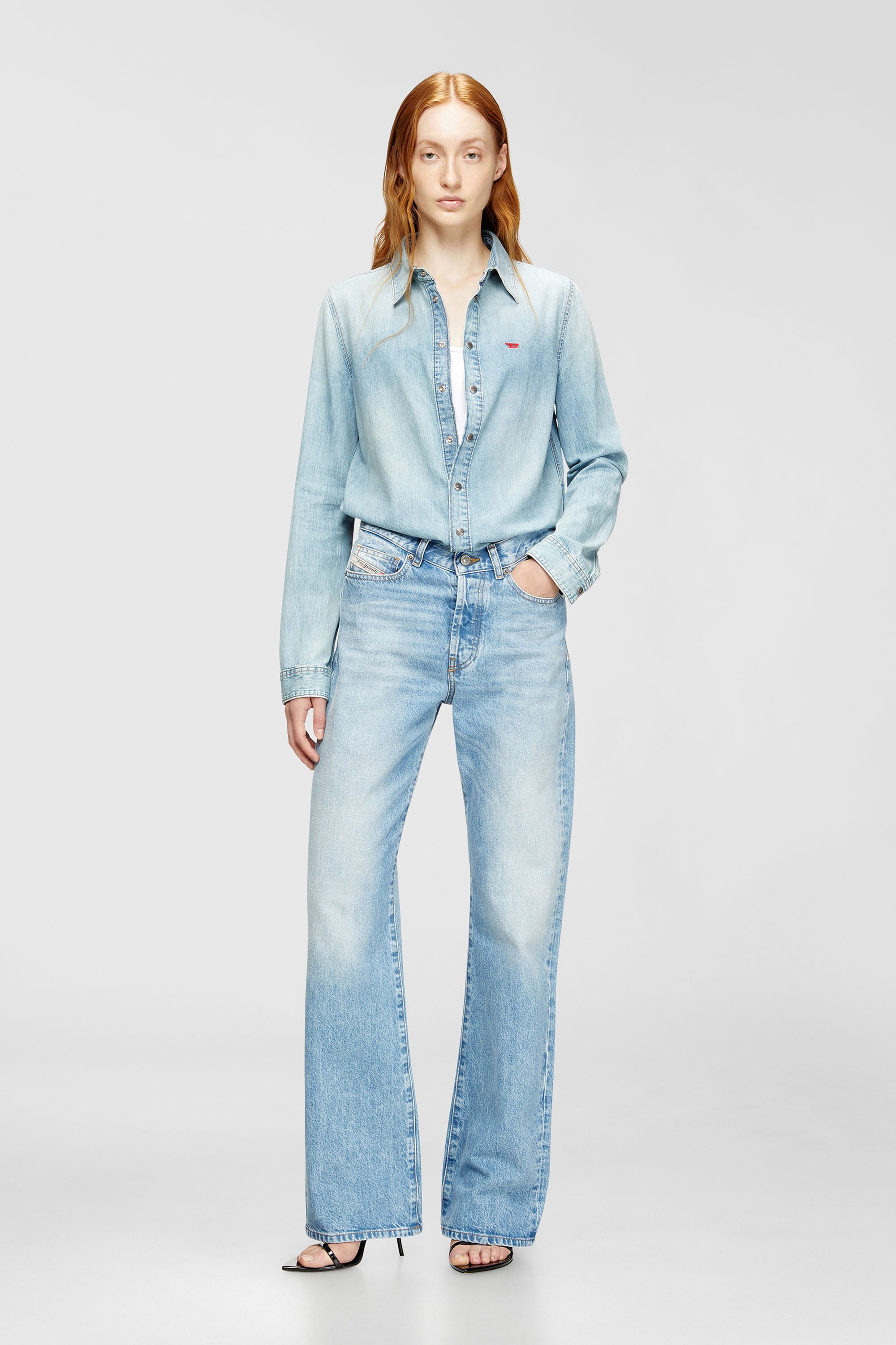 Diesel - DE-EAZY, Damen Jeanshemd mit gesticktem Logo in Hellblau - 2