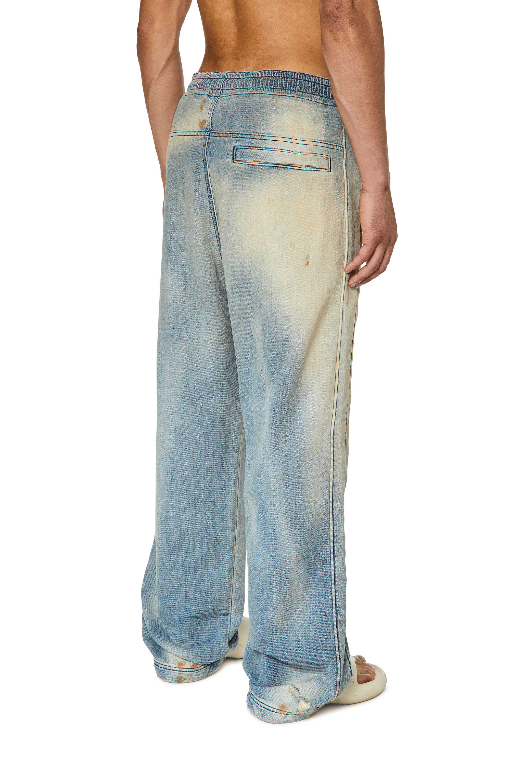 Diesel - D-Martians Track Denim 09G48 Straight, Hellblau - Image 2