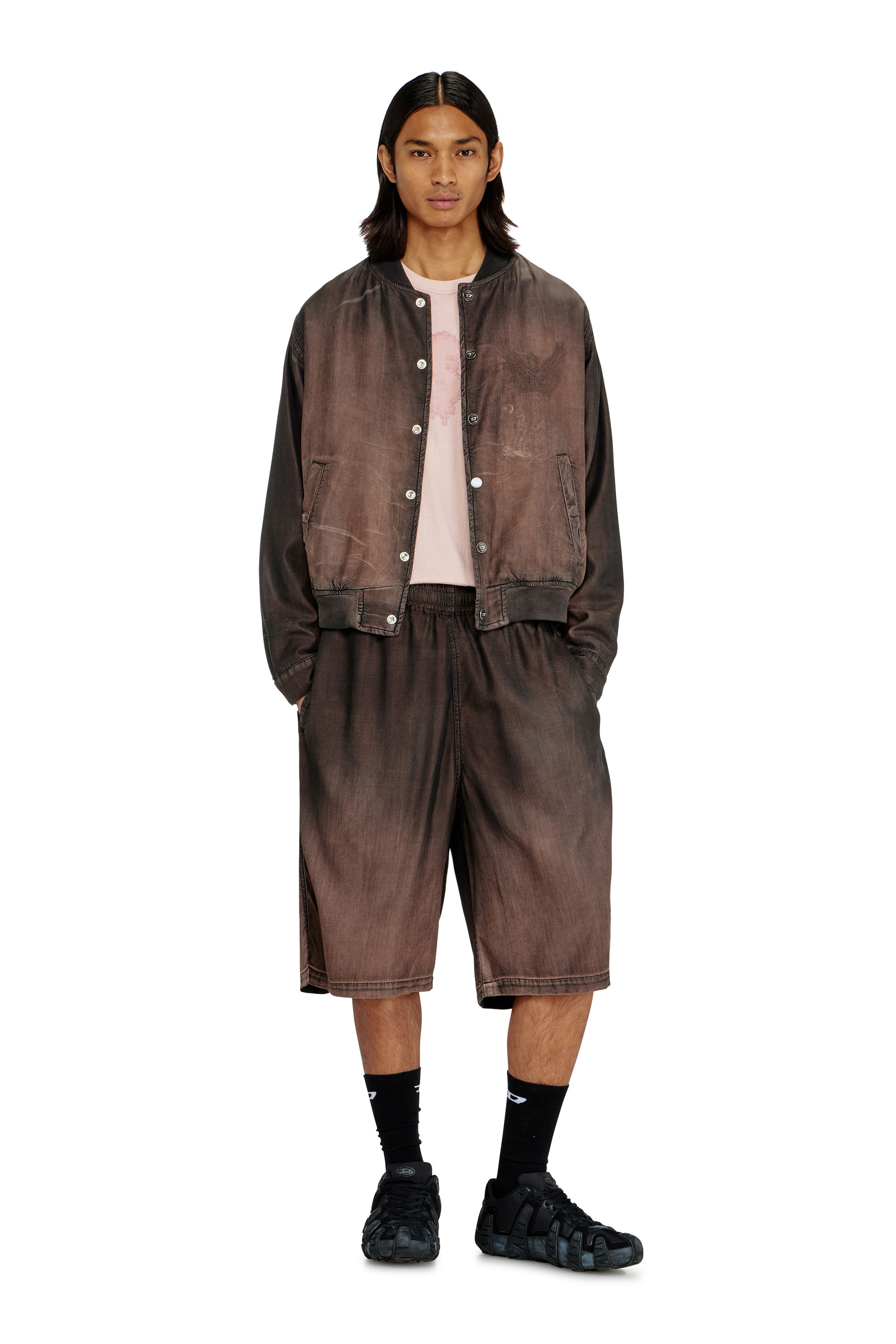 Diesel - D-RODER-SHORT-S, Unisex Lockere Bermudashorts aus flie&szlig;endem, beschichtetem Denim in Dunkelbraun - 1