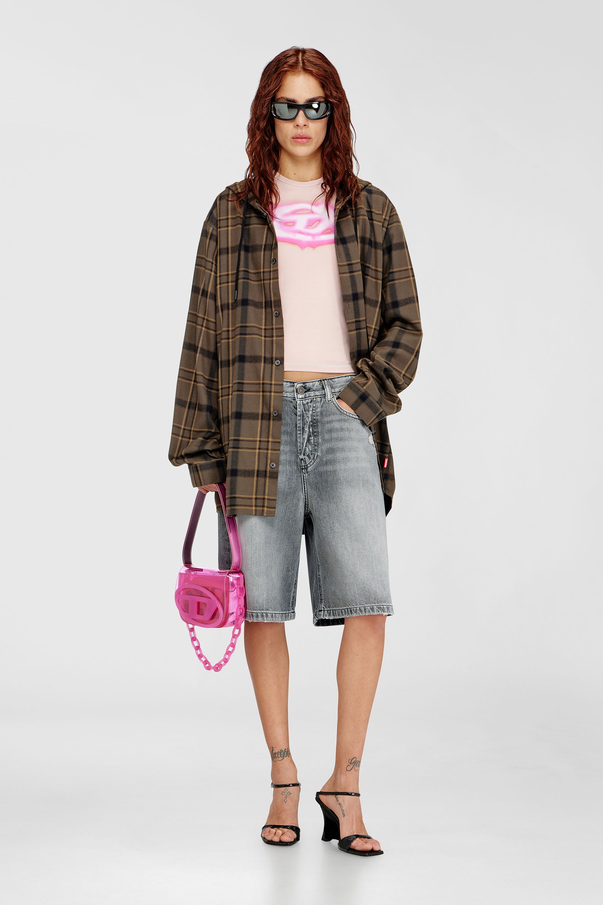 Diesel - DE-SIRE-SHORT, Damen Jeansshorts mit ausgefransten S&auml;umen in Grau - 1