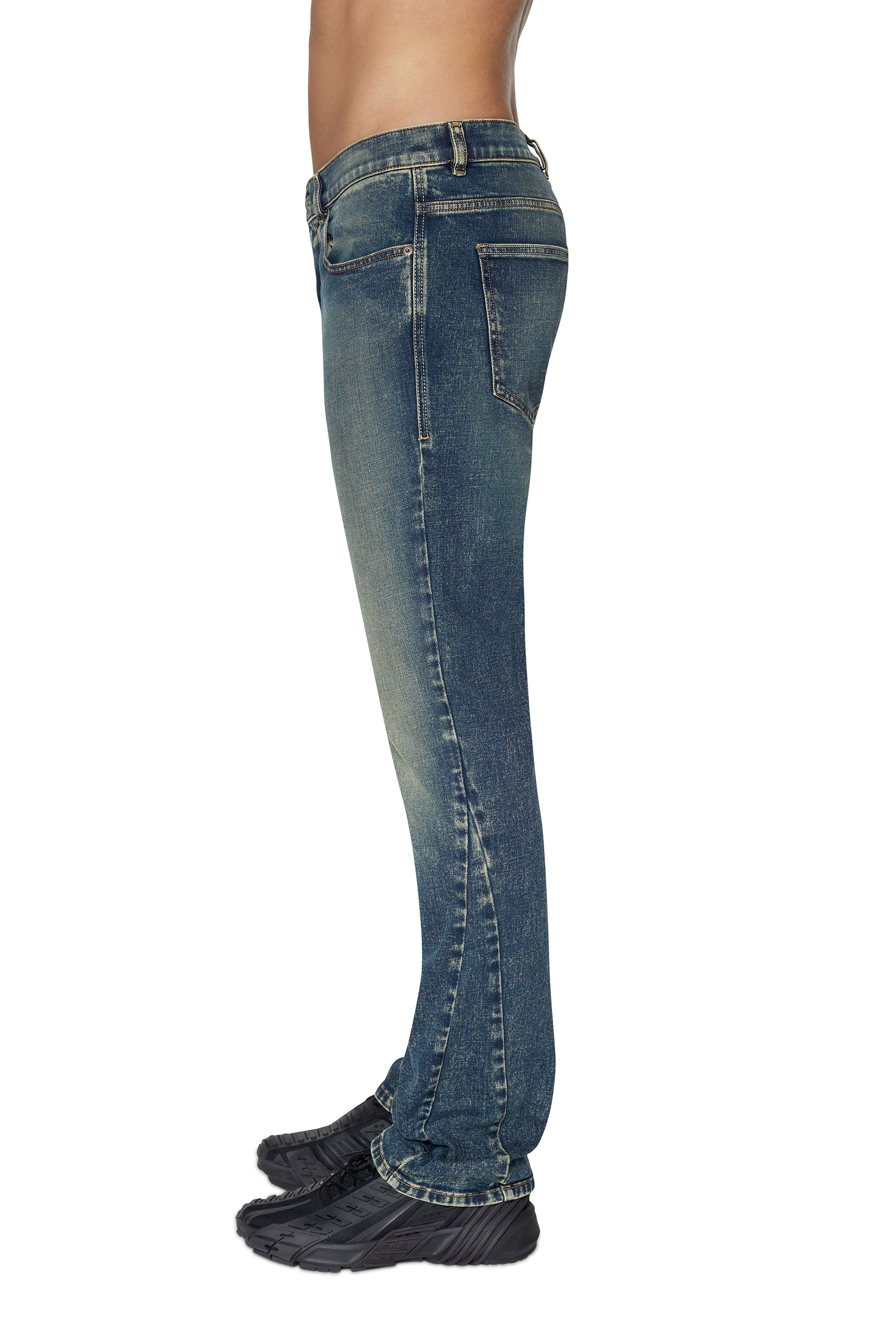 Diesel - 2021 D-Vocs 09B91 Bootcut Jeans, Dunkelblau - Image 5
