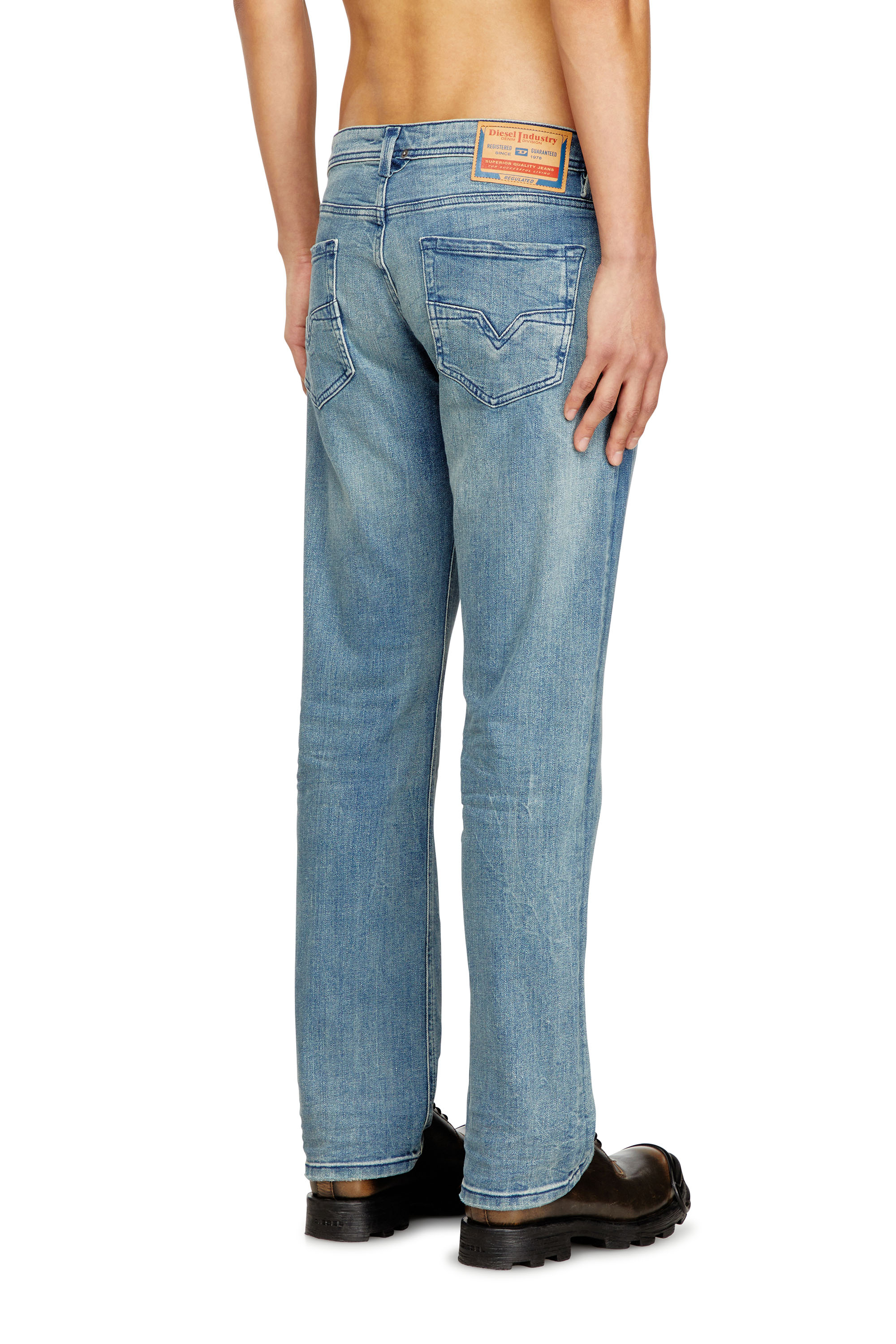 Diesel - Man's Regular Jeans 1985 Larkee 0BMBW, Medium blue - 4