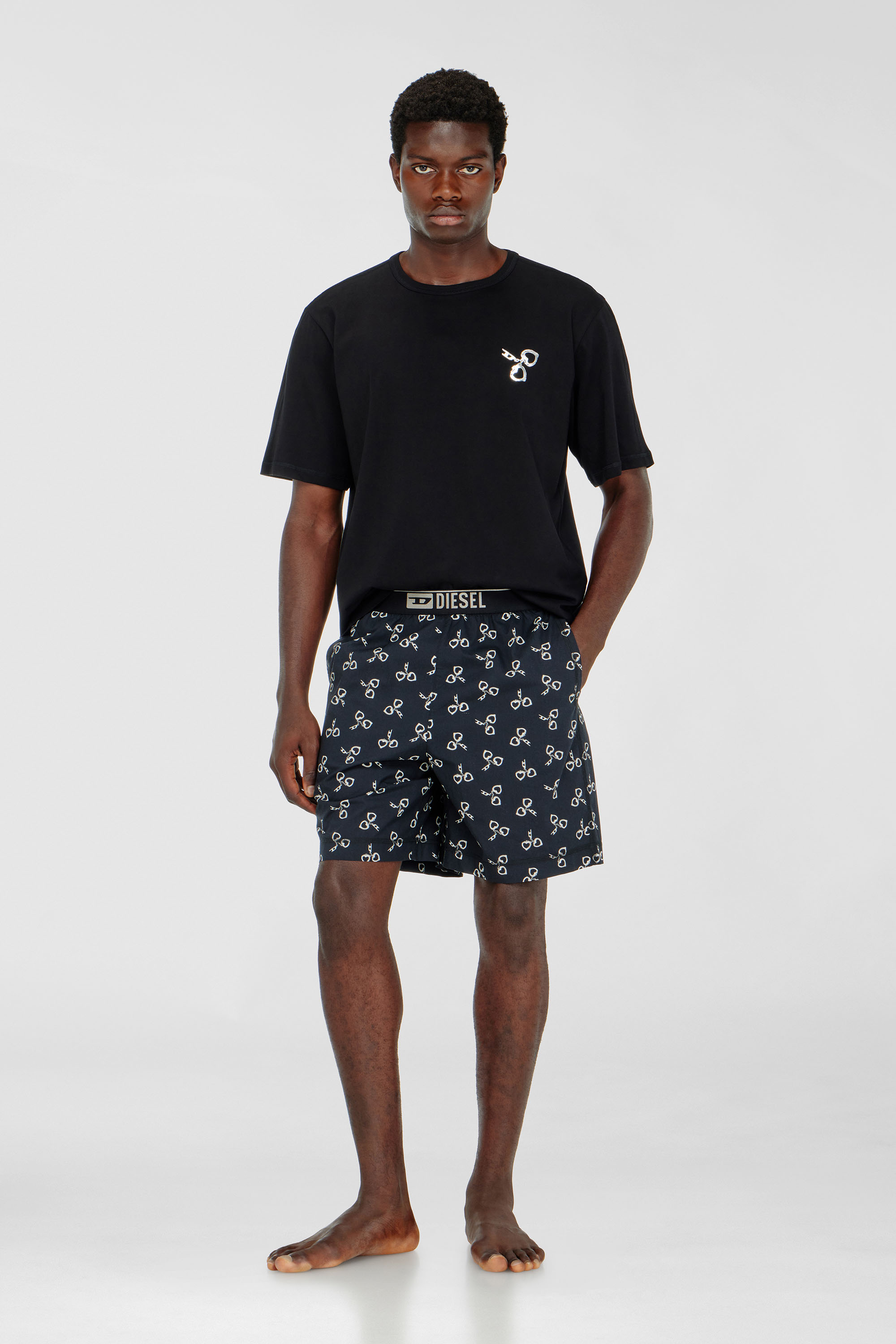 Diesel - KIT-JAMES-D-BOX, Herren Baumwoll-Pyjama-Set mit Handschellen-Print in Schwarz/Wei&szlig; - 1