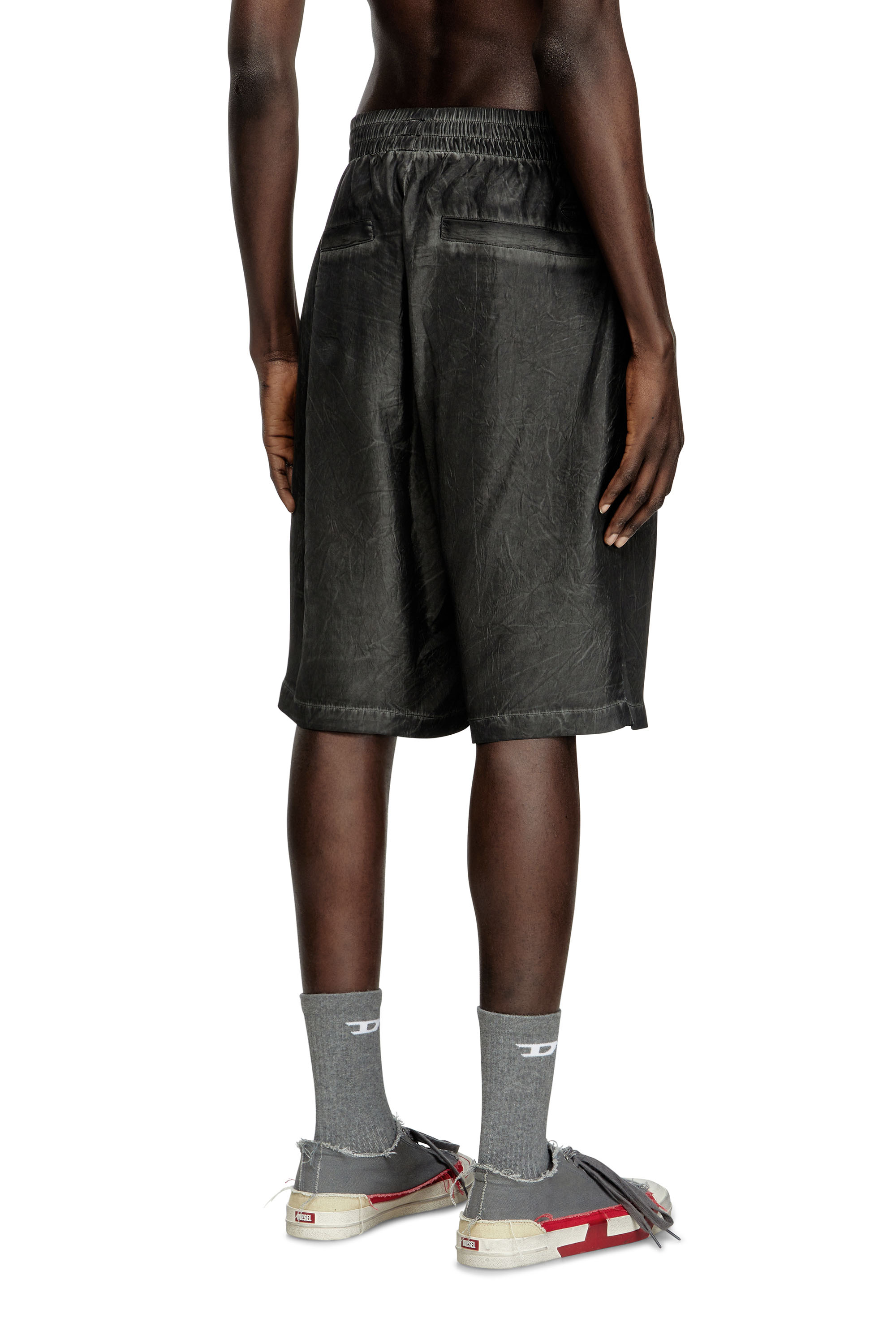 Diesel - P-LEON-SHORT, Unisex Leichte Shorts mit Knitter-Verblassen in null - 4