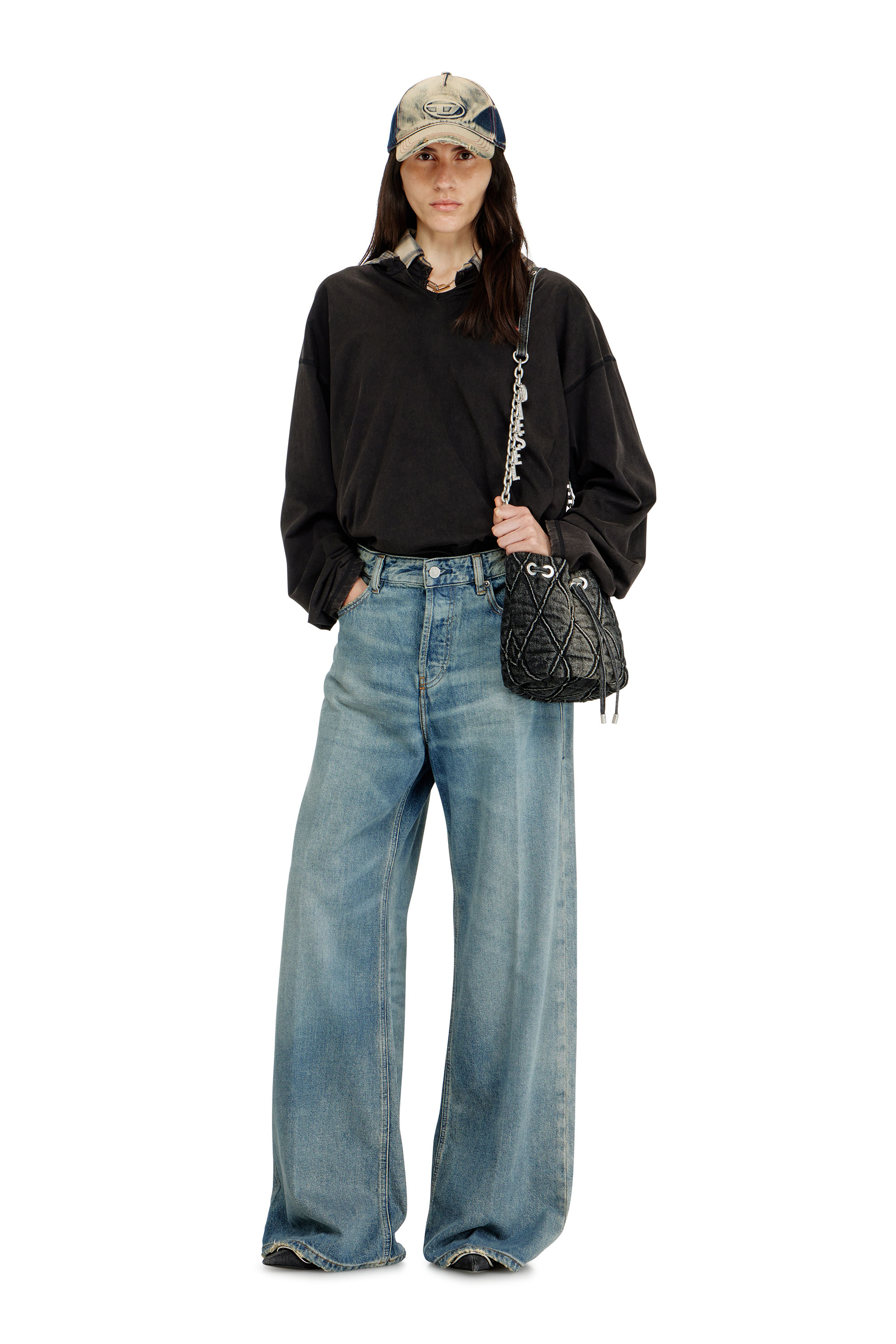 Diesel - CHARM-D BUCKET S, Damen Charm-D S-Mini-Beuteltasche aus behandeltem, gestepptem Denim in Schwarz - 2