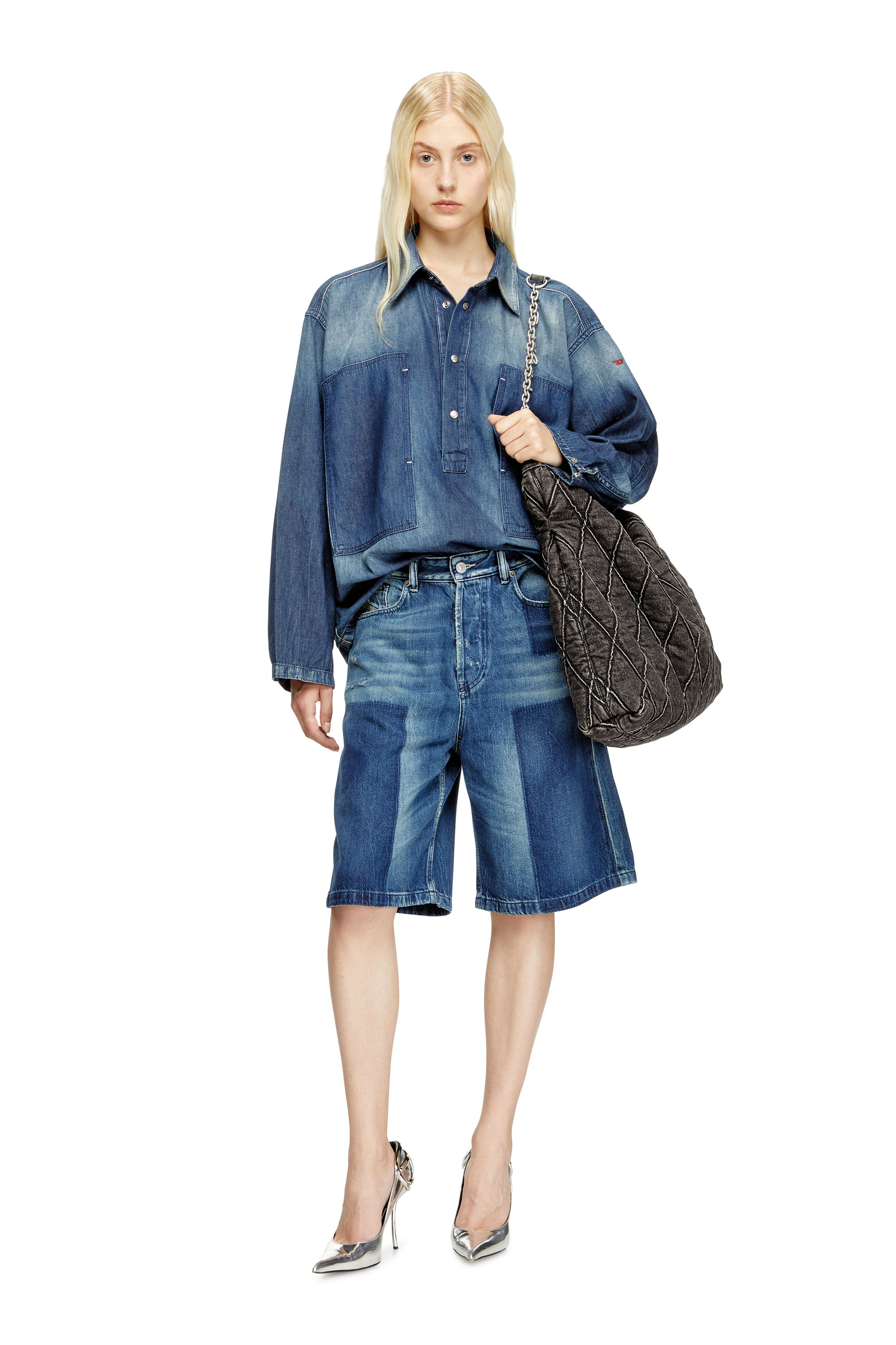 Diesel - DE-SIRE-SHORT, Damen Shorts in Kontrast-Effekt-Denim in Mittelblau - 2