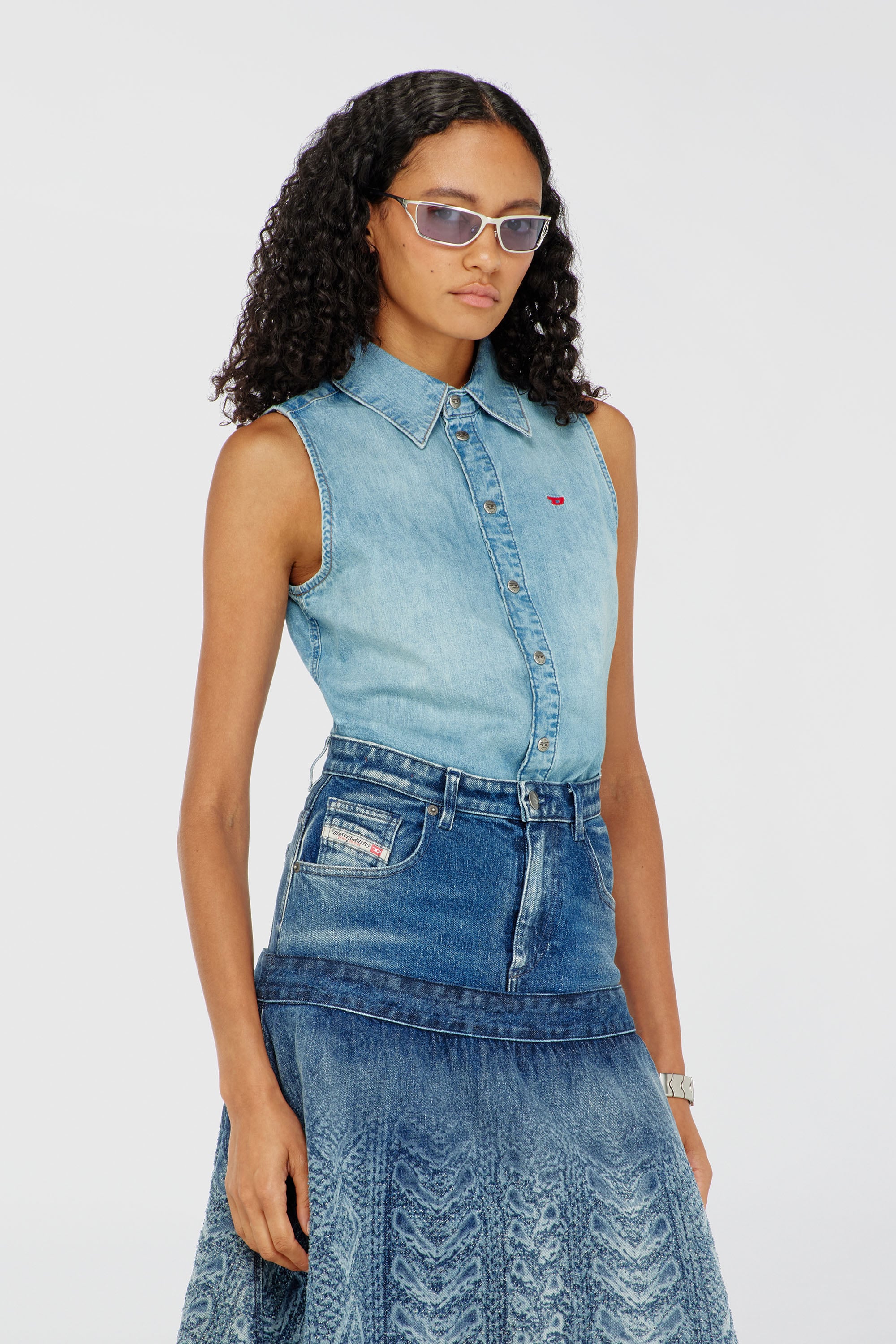 Diesel - DE-EAZY-SL, Damen &Auml;rmelloses Jeanshemd in Hellblau - 1