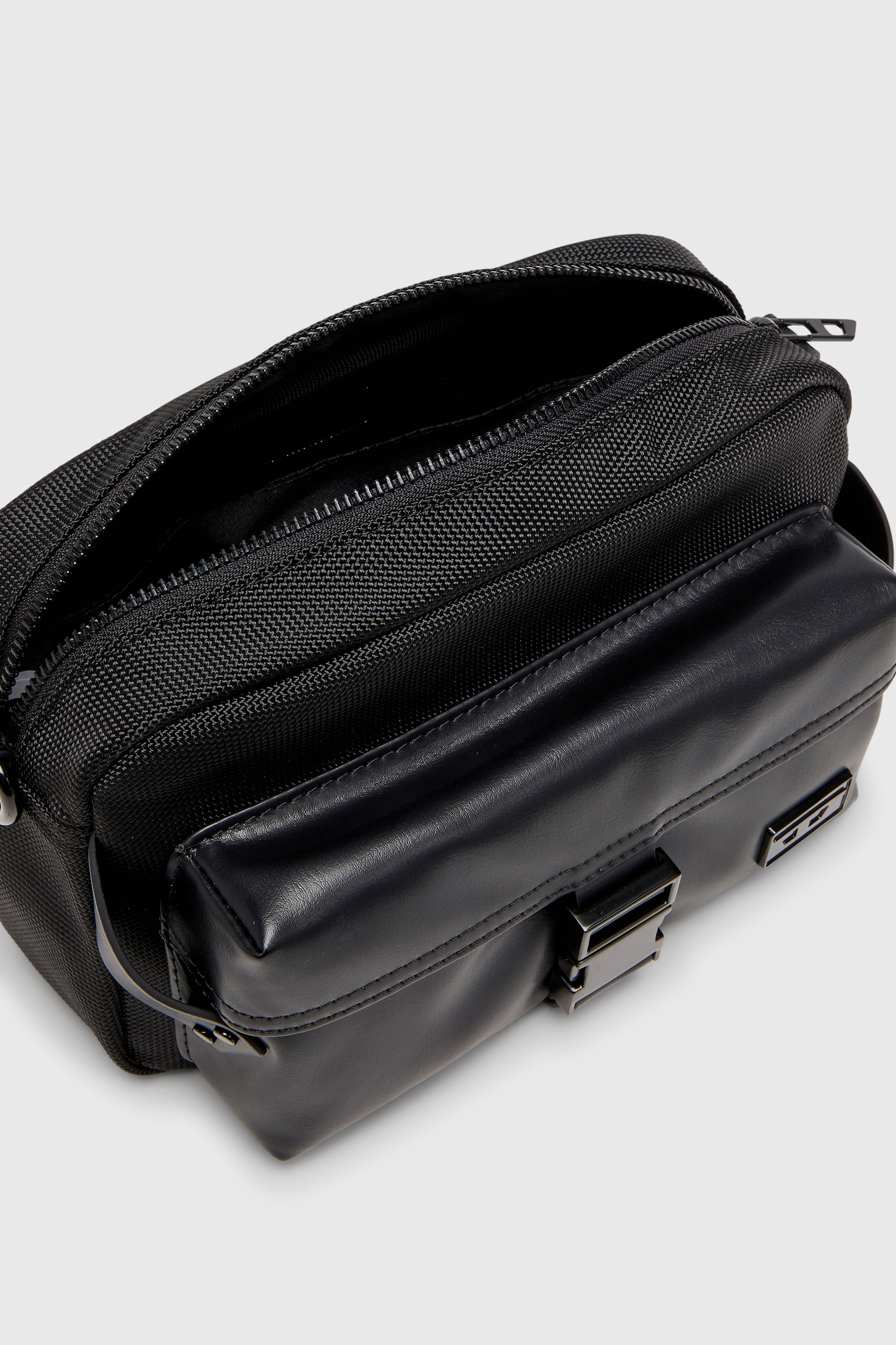 Diesel - MULTI-PKTS CAMERA BAG X, Unisex Multi-Pkts - Crossbody-Tasche aus Nylon mit Klappentasche in Schwarz - 3