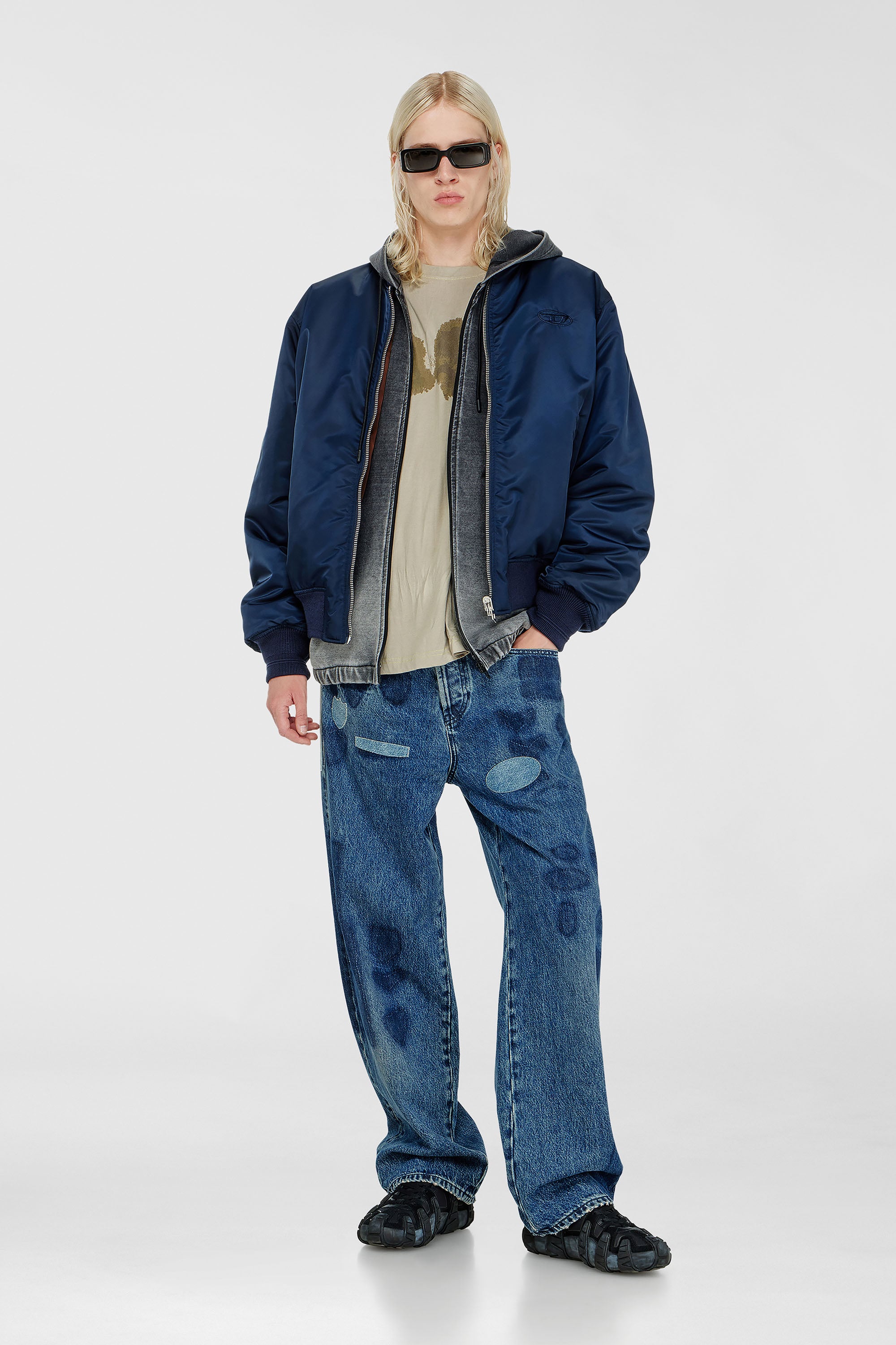 Diesel - W-TYPE-D1, Herren Gesteppte Bomberjacke mit Oval-D-Stickerei in Marineblau - 2