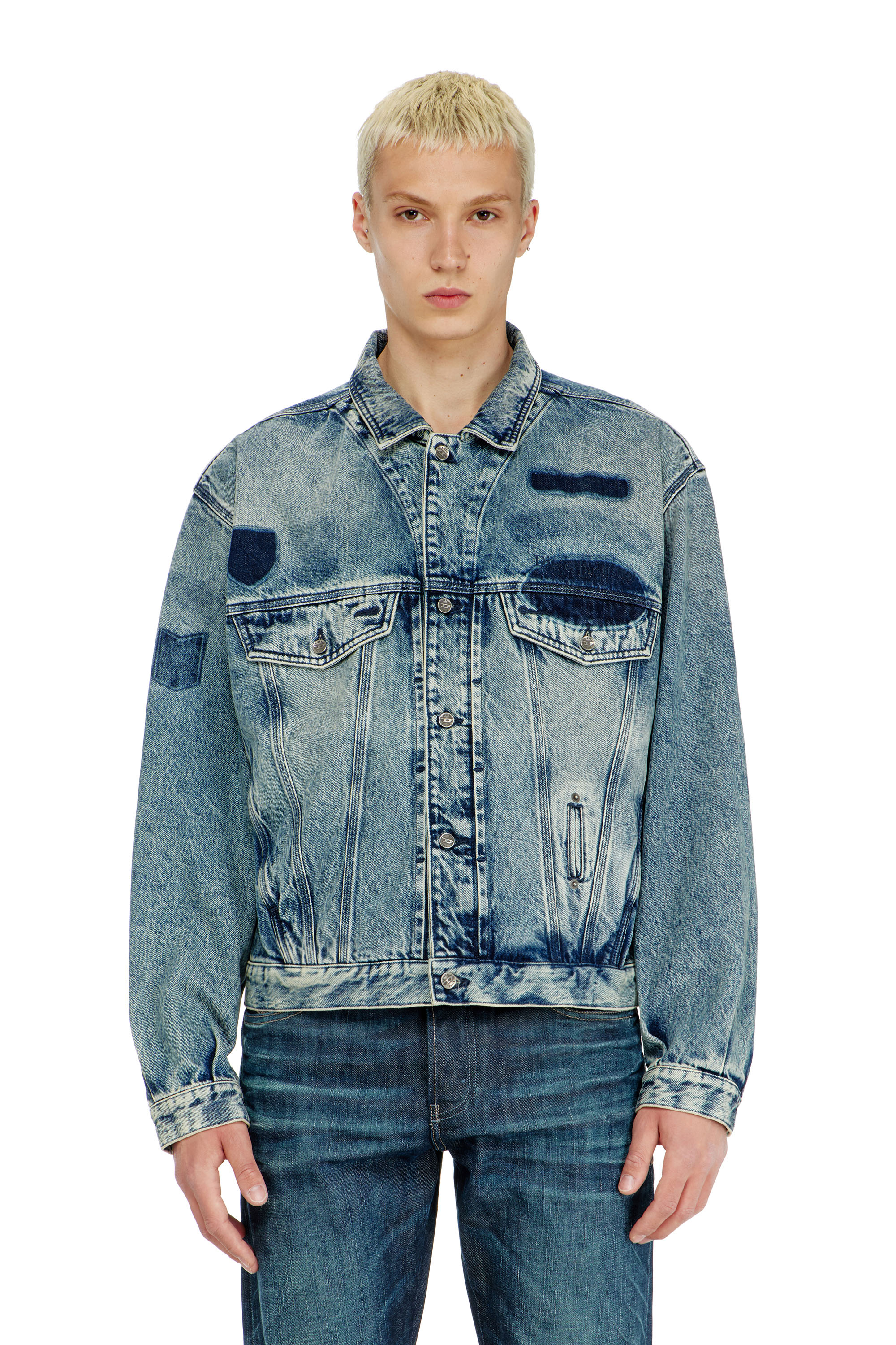 Diesel - D-DENVER-S2, Unisex Trucker-Jacke mit Patch-Effekten in Mittelblau - 1