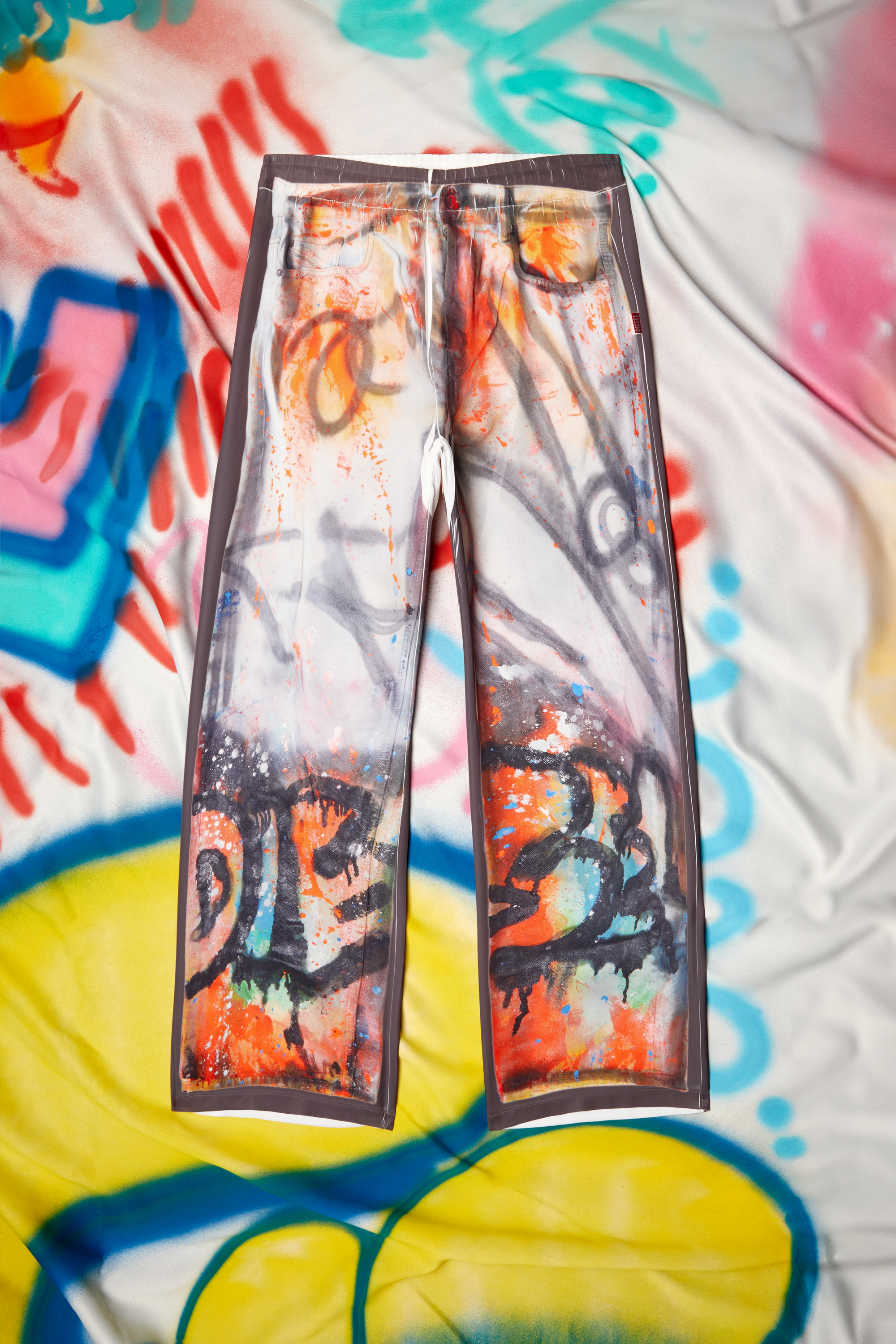 Diesel - P-AFTER-GRAFFITI-USA, Unisex Hose im relaxed Fit mit Graffiti-Print in Grau - 3