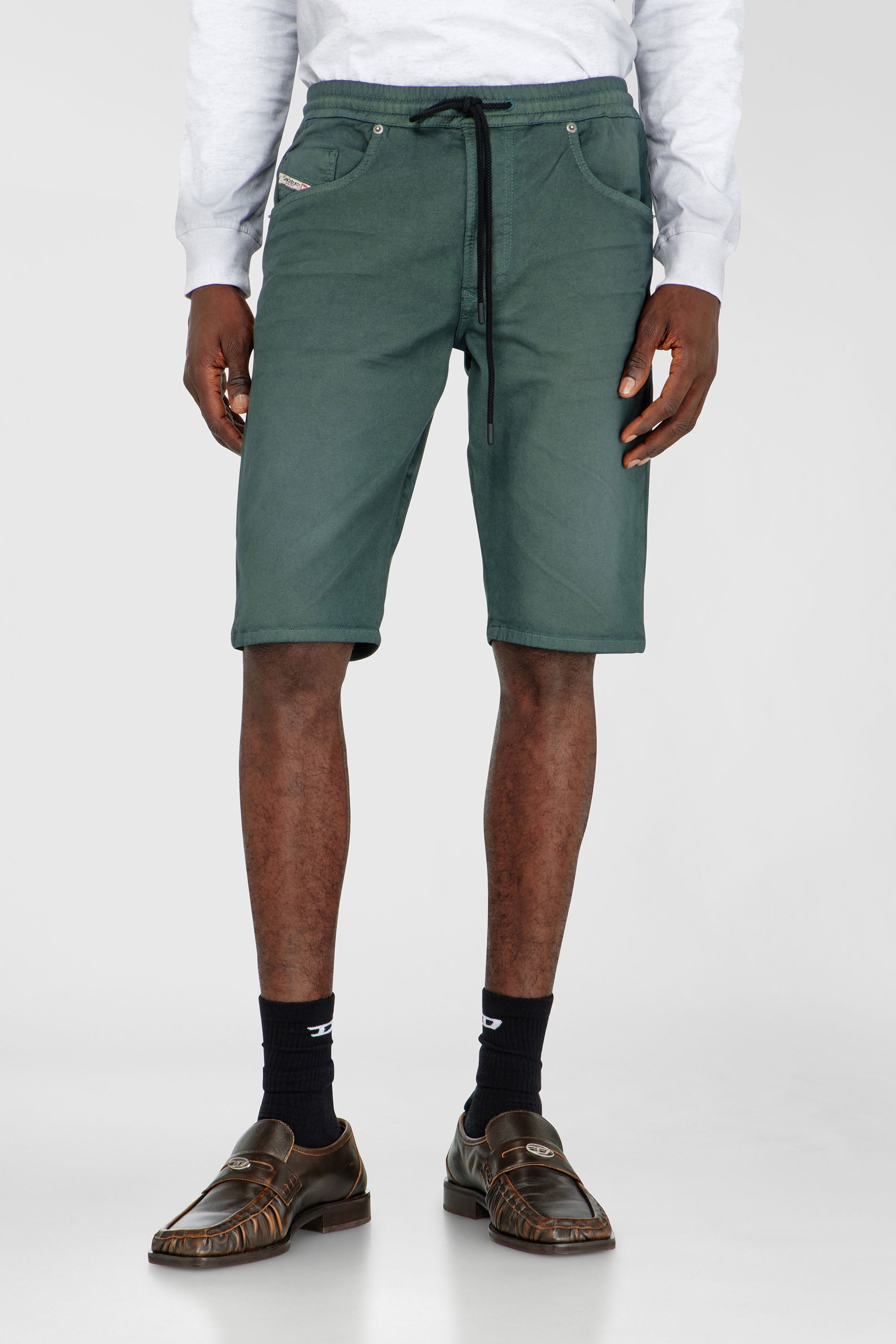 Diesel - 2033 D-KROOLEY-SHORT JOGG, Herren Chinoshorts aus JoggJeans in Dunkelgrau - 1