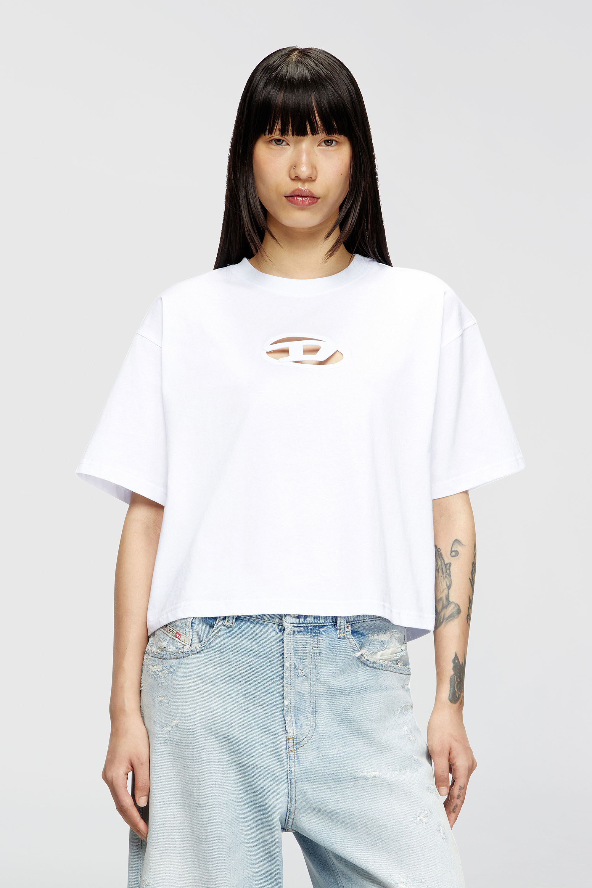 Diesel - T-BUXT-CROP-OD, Damen Kastiges T-Shirt mit ausgeschnittenem Oval D-Logo in Wei&szlig; - 1