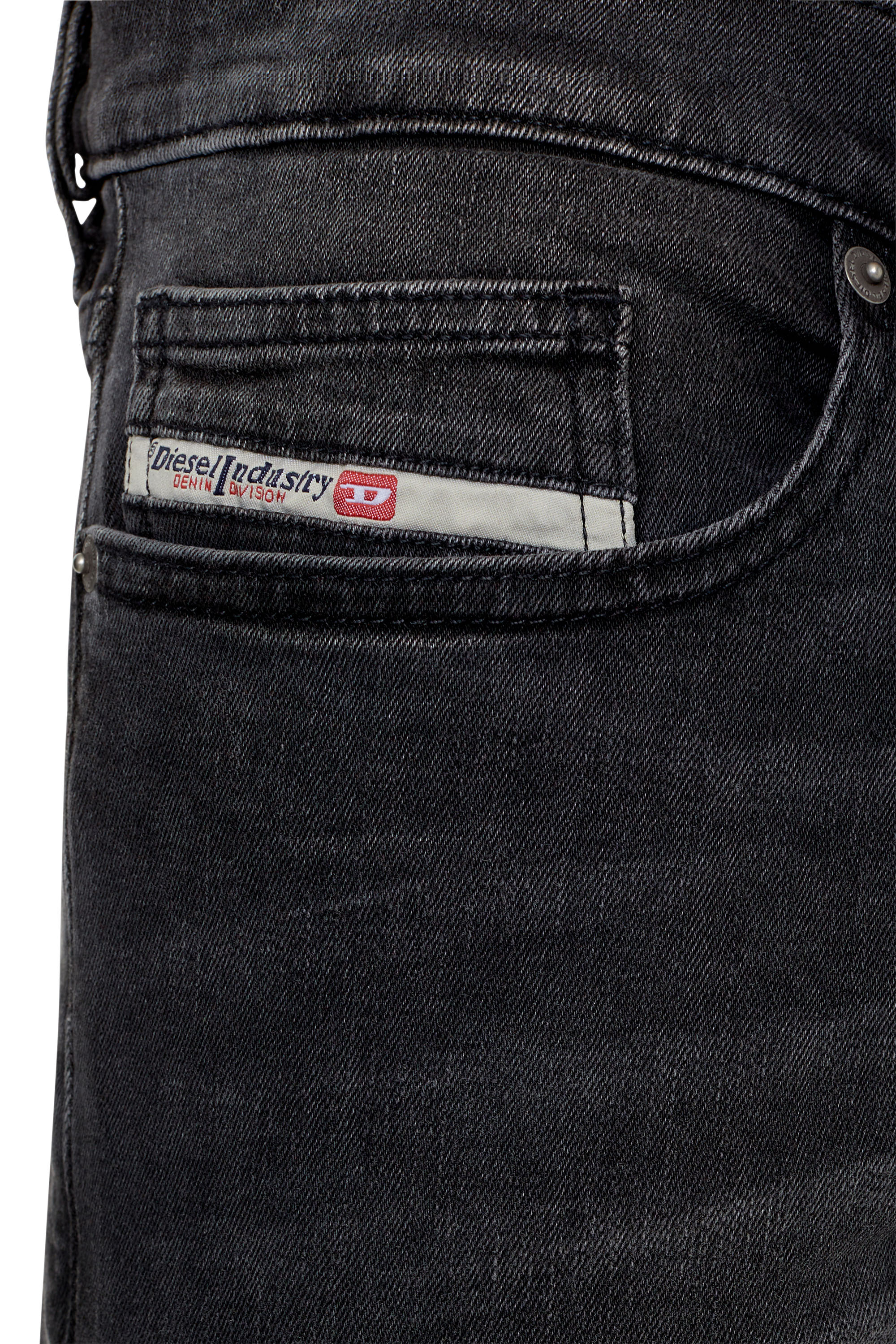 Diesel - D-Luster 0IHAV Slim Jeans, Schwarz/Dunkelgrau - Image 3