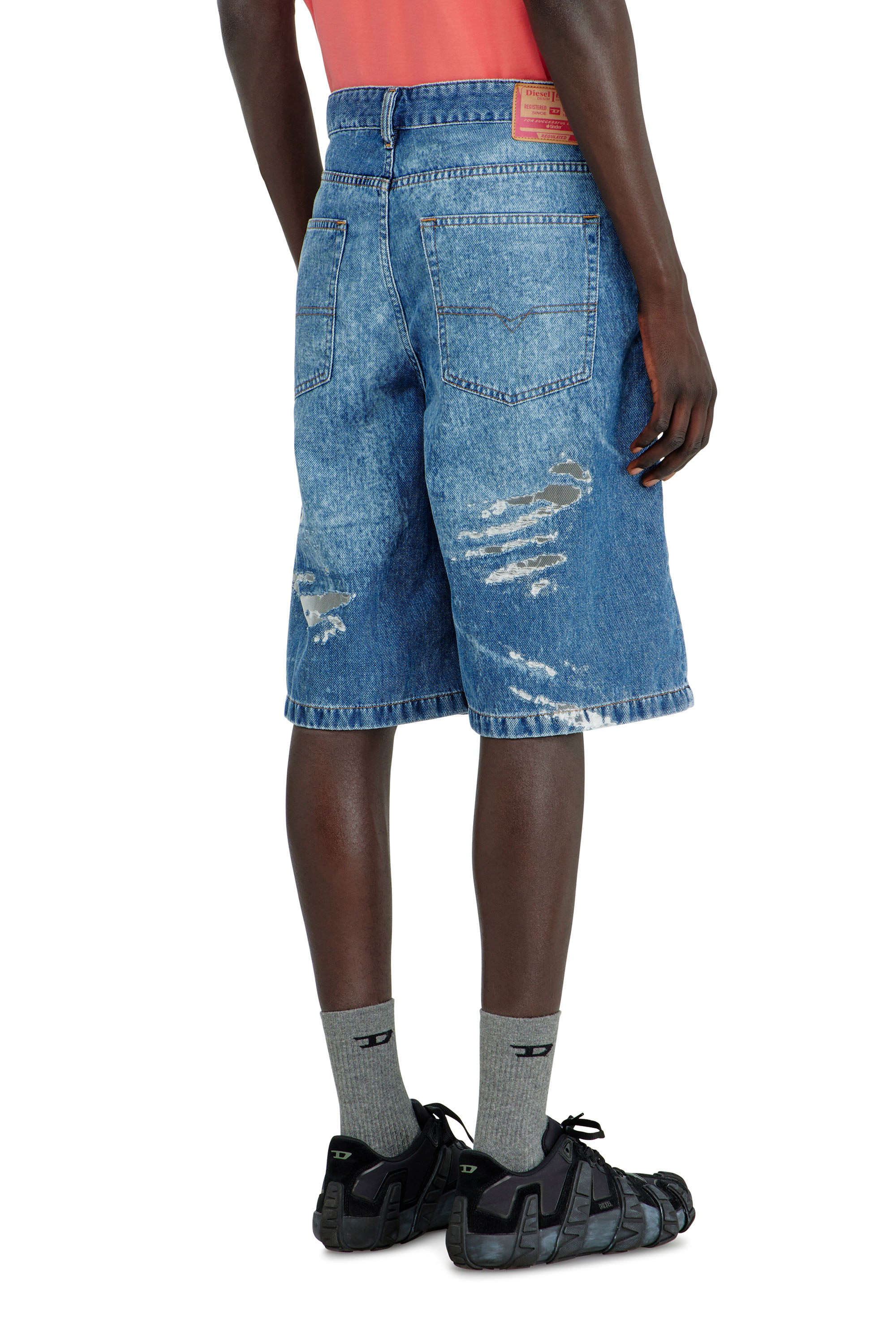 Diesel - PR-DE-SIRE-SHORT, Unisex Shorts aus devor&eacute;-denim in Mittelblau - 4
