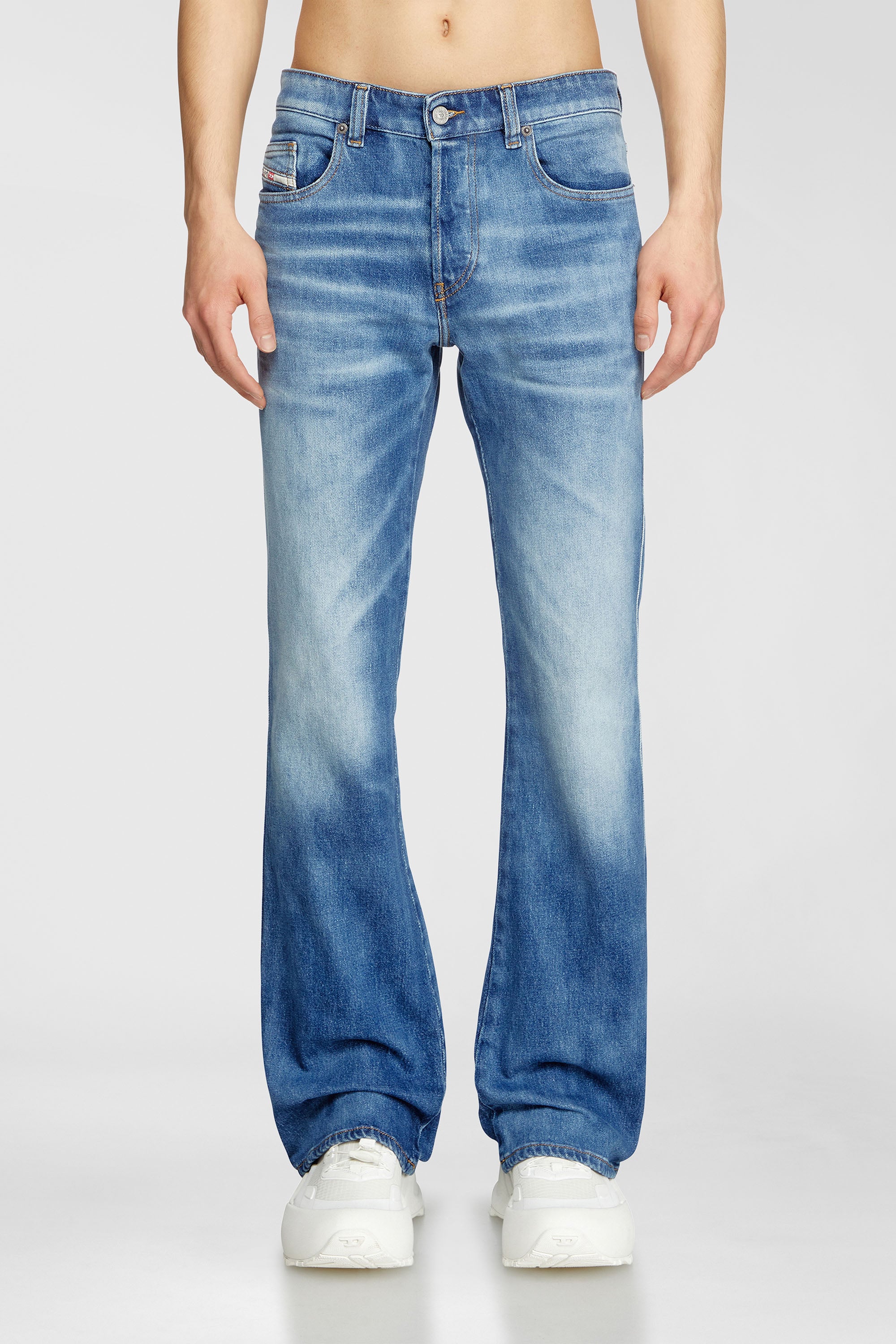 Diesel - Herren Bootcut Jeans 1998 D-Buck 09L19, Mittelblau - 1