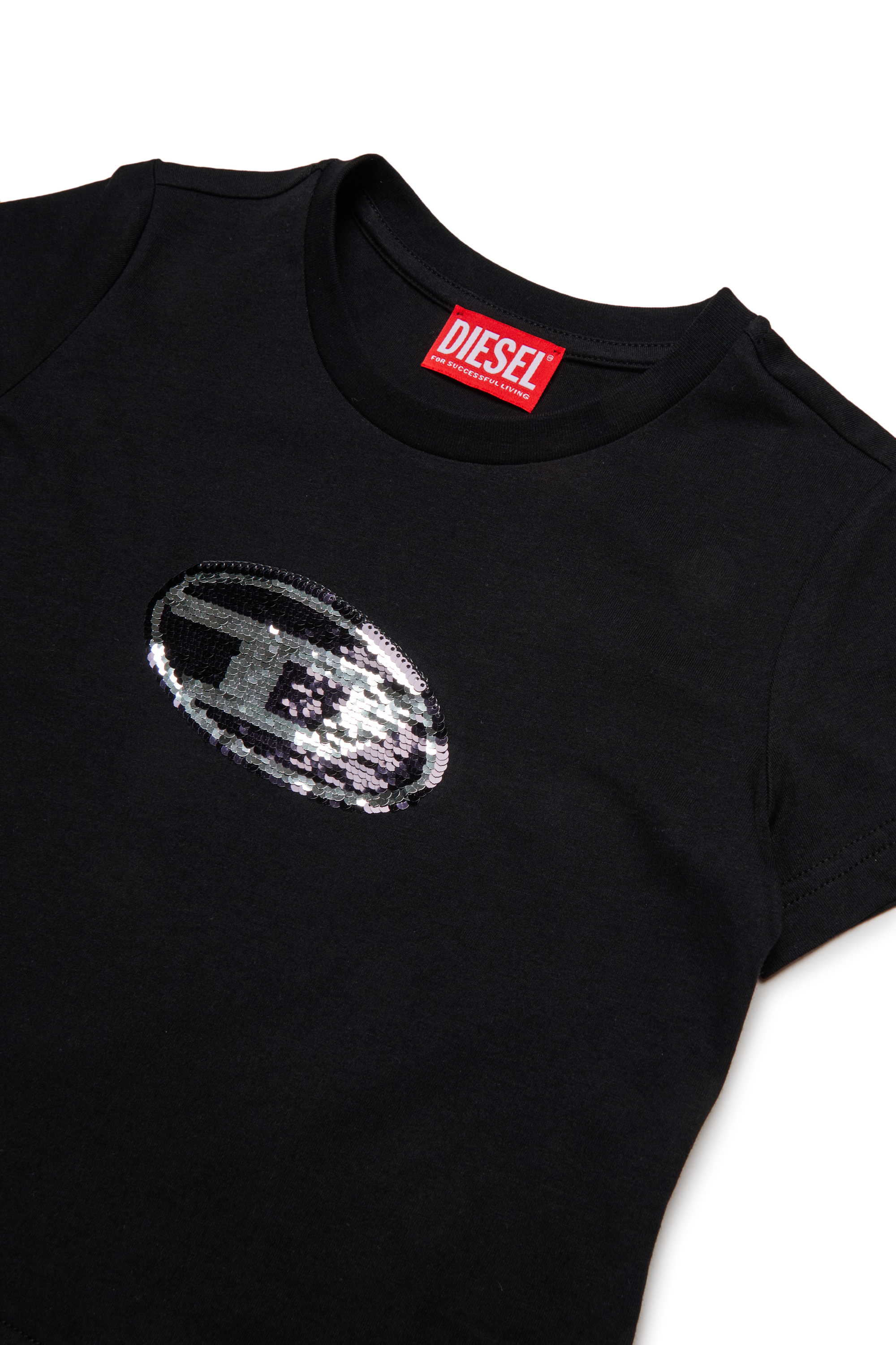 TSEQUINSG, Schwarz